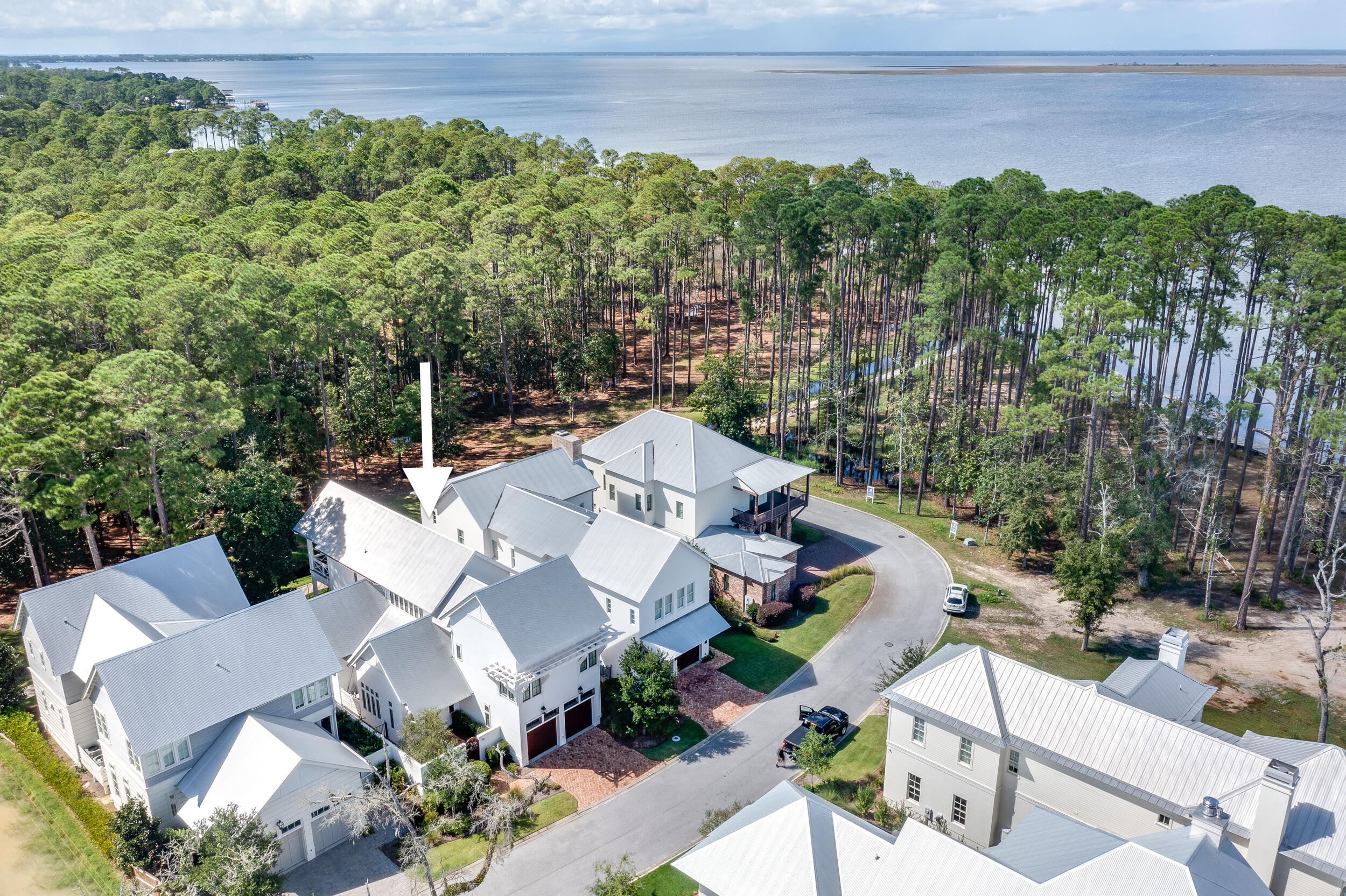 CHURCHILL OAKS - Residential