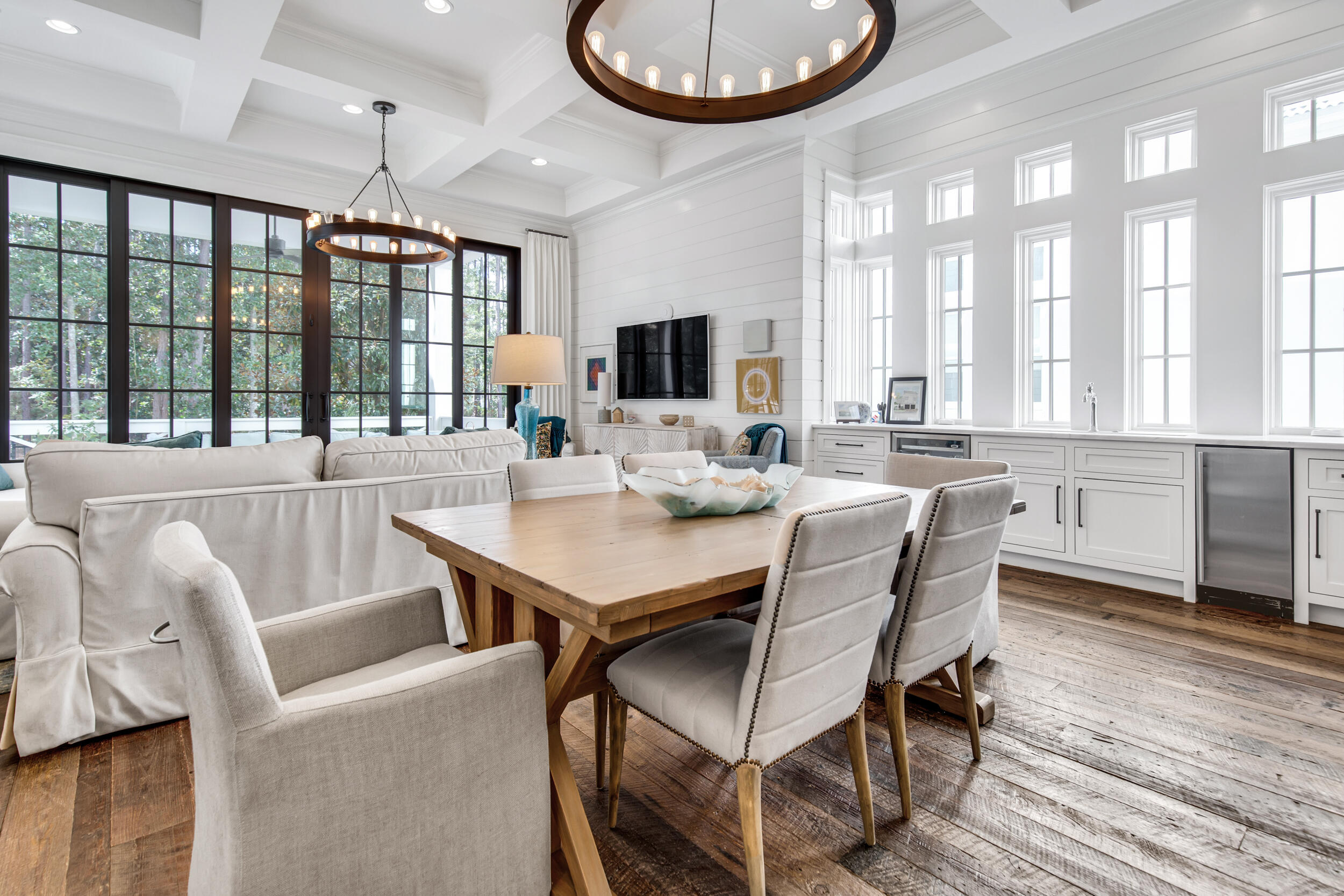 CHURCHILL OAKS - Residential