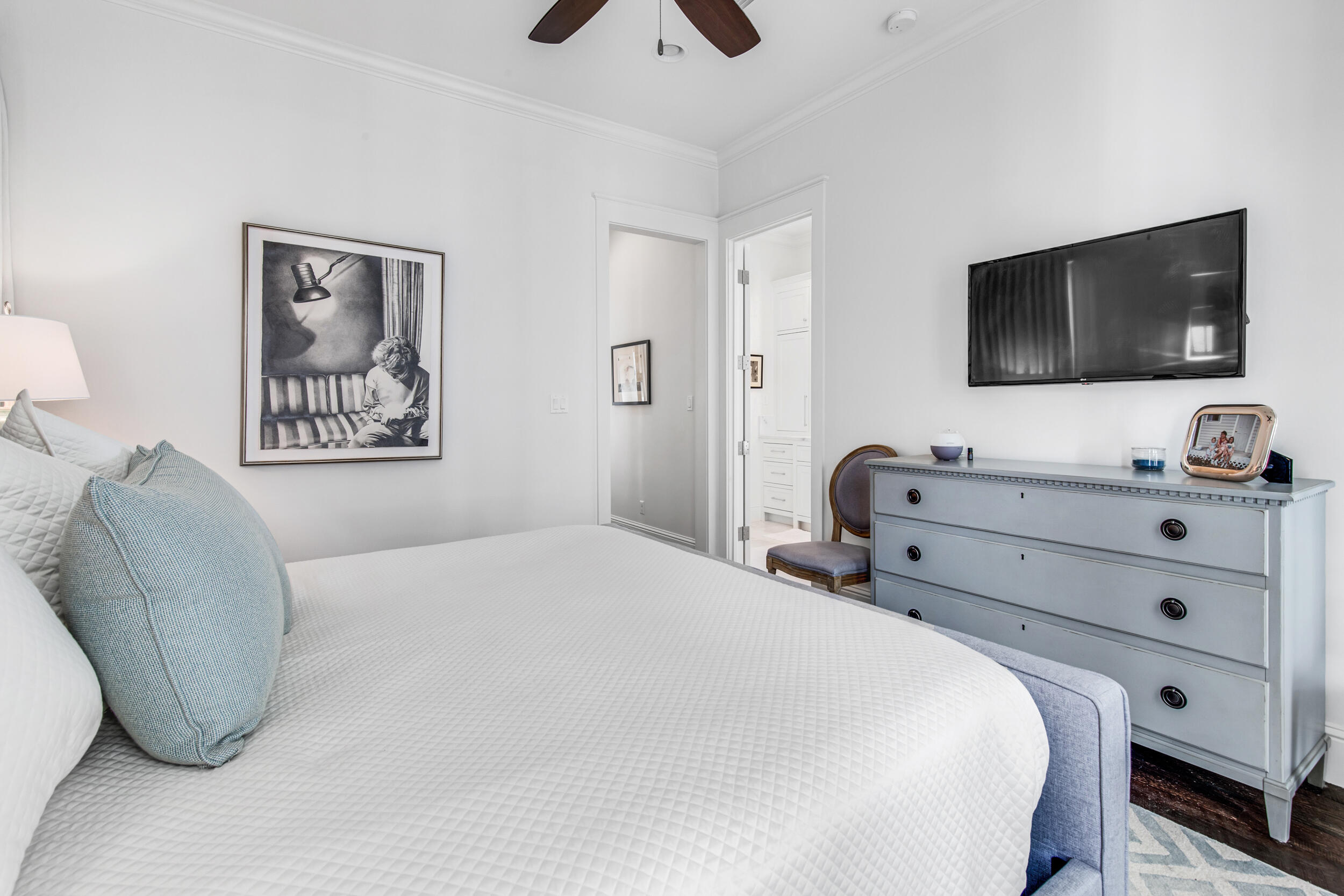 CHURCHILL OAKS - Residential