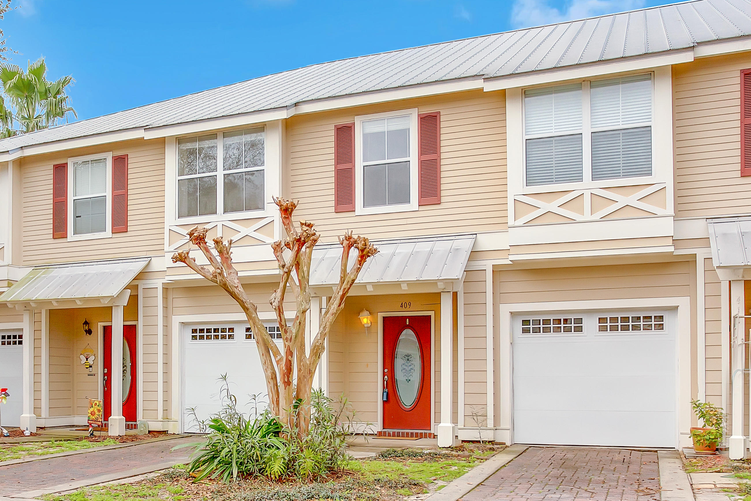 TWIN LAKES TOWNHOMES PH 2 - Residential