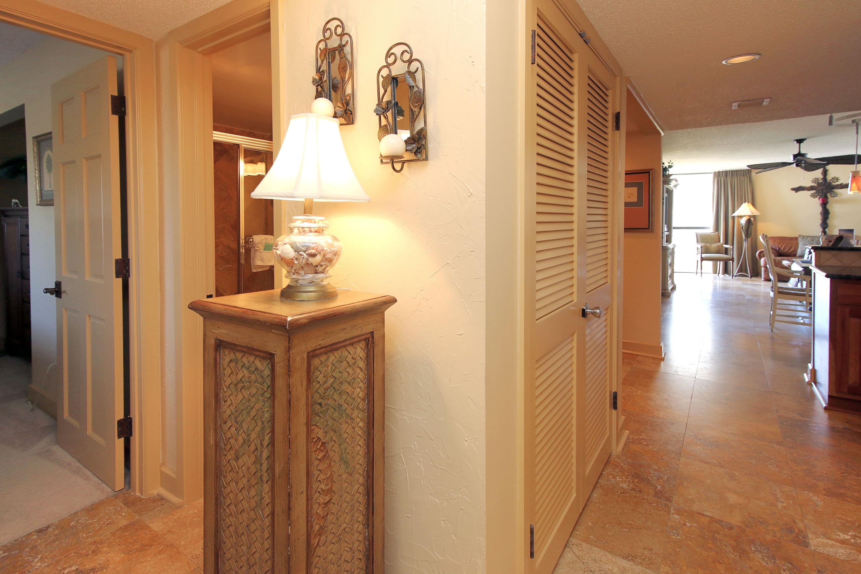 MAINSAIL CONDO PH 1 - Residential