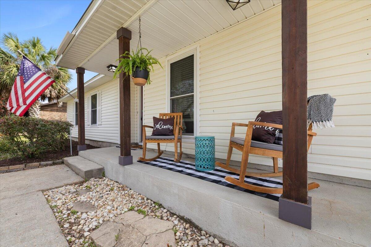 CALHOUN S/D TO DESTIN - Residential