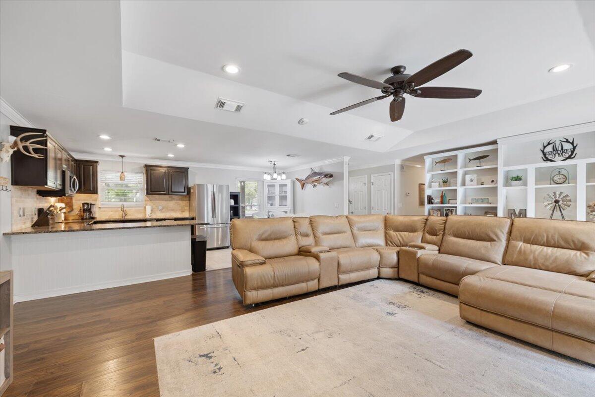 CALHOUN S/D TO DESTIN - Residential