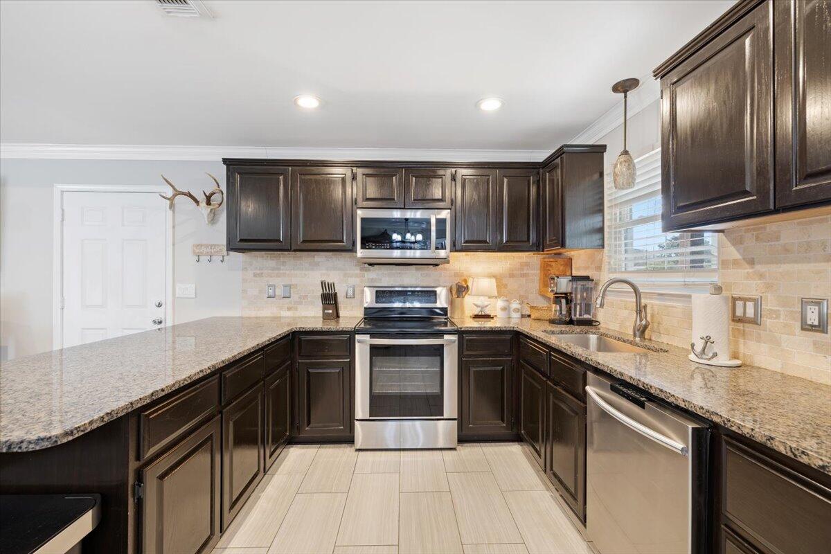 CALHOUN S/D TO DESTIN - Residential
