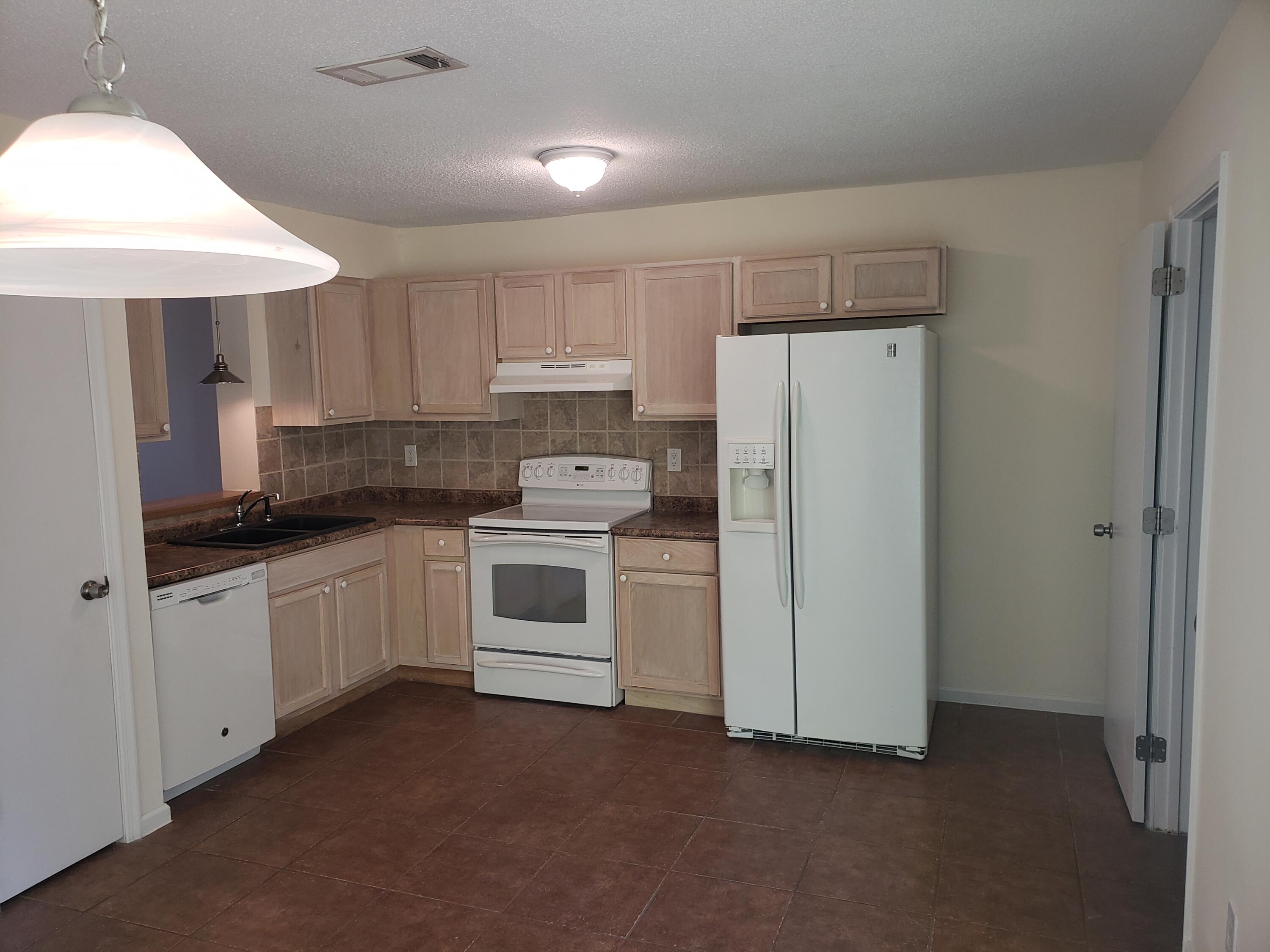 FLORIDA BLANCA T/H - Residential