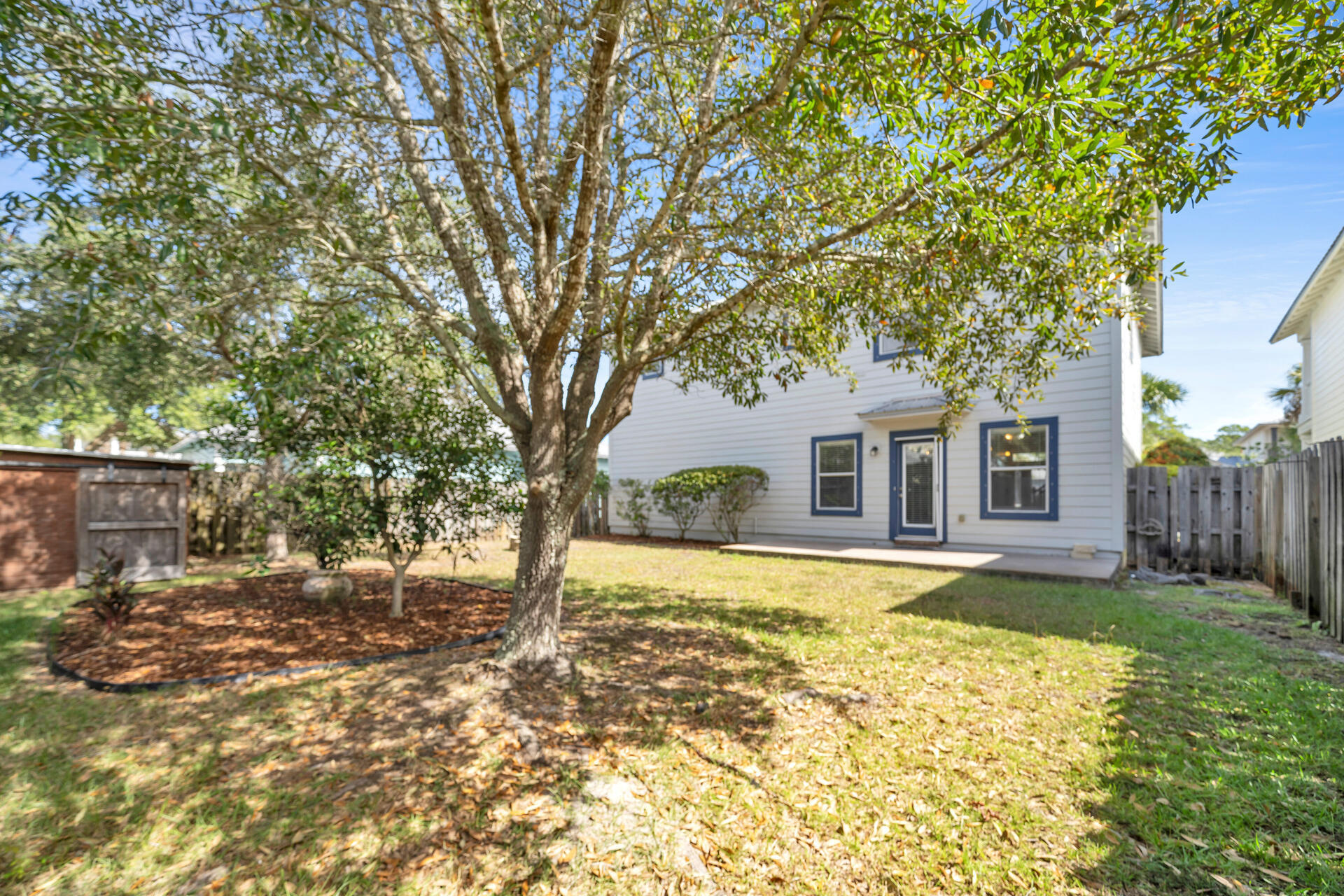 EAGLE BAY - Residential
