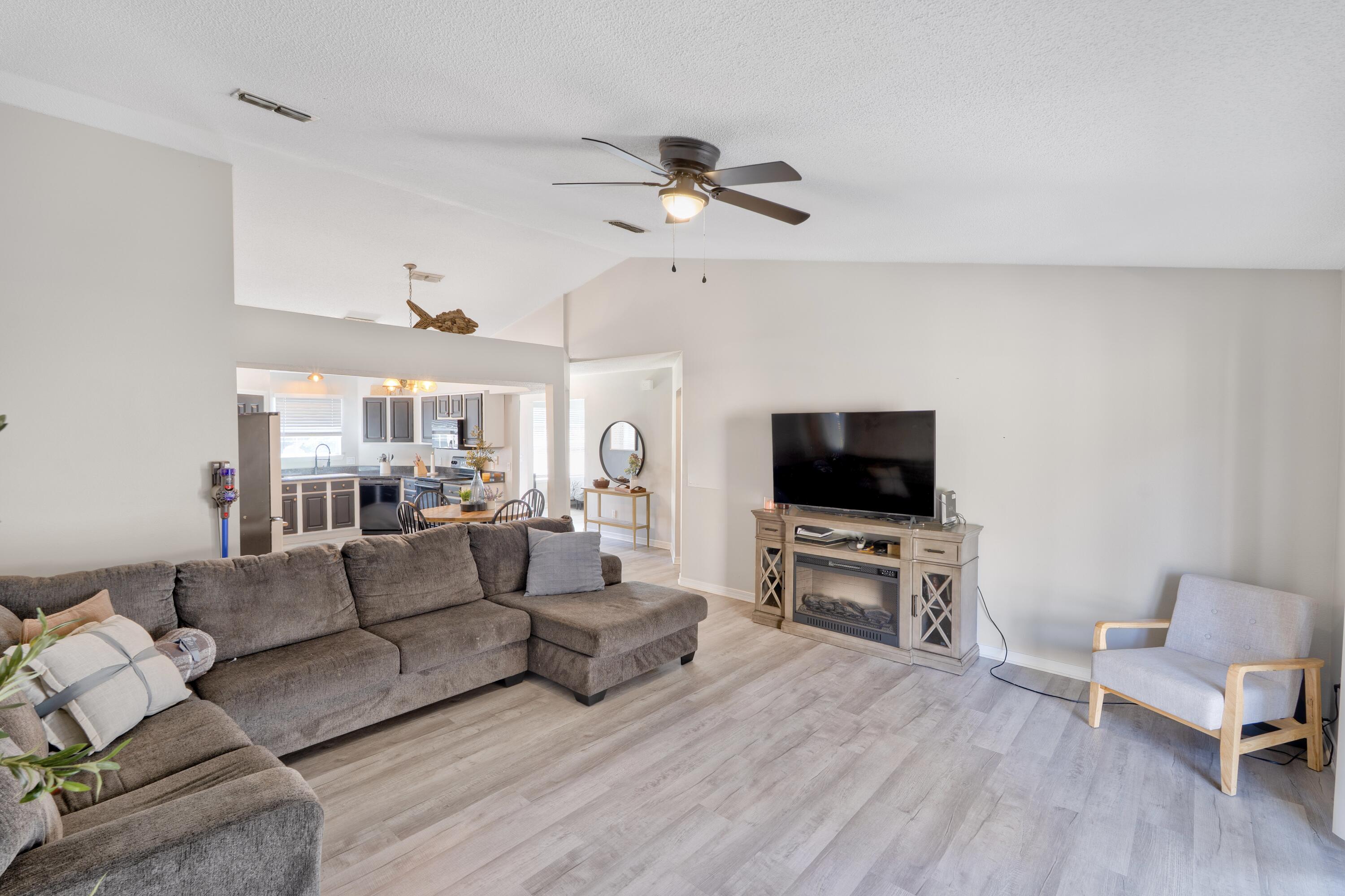 COUNTRYVIEW ESTATES 10TH ADDN - Residential