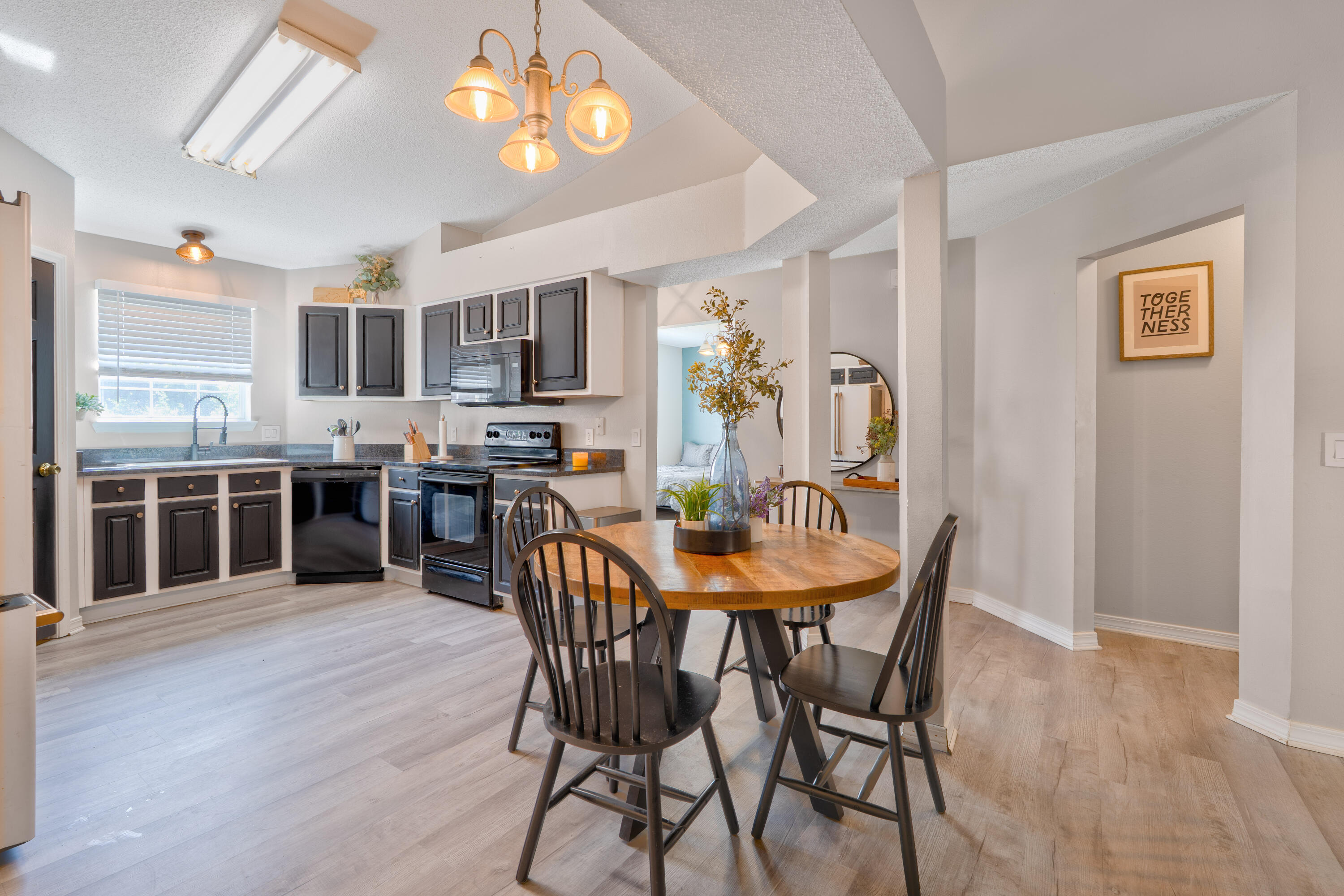 COUNTRYVIEW ESTATES 10TH ADDN - Residential