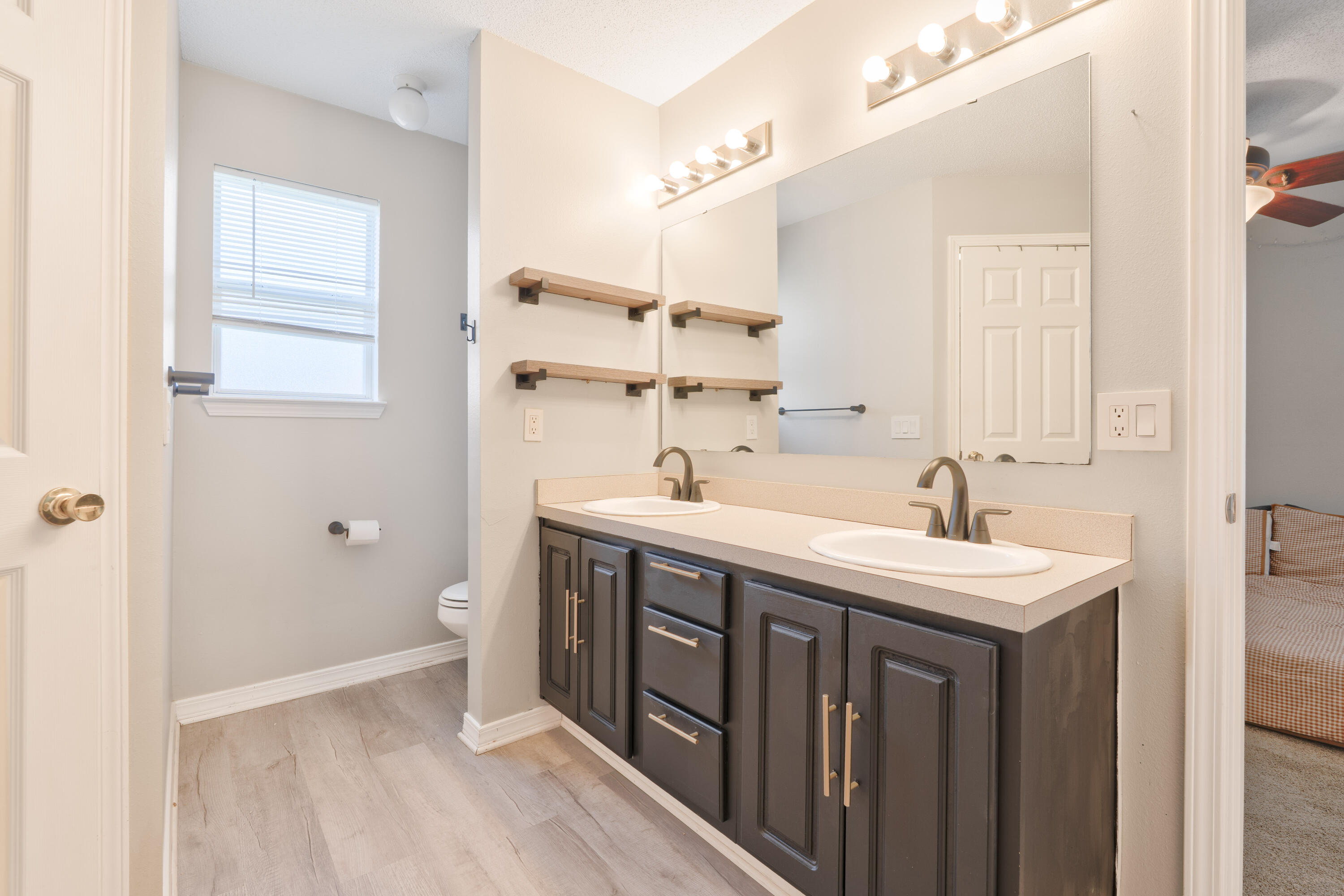 COUNTRYVIEW ESTATES 10TH ADDN - Residential
