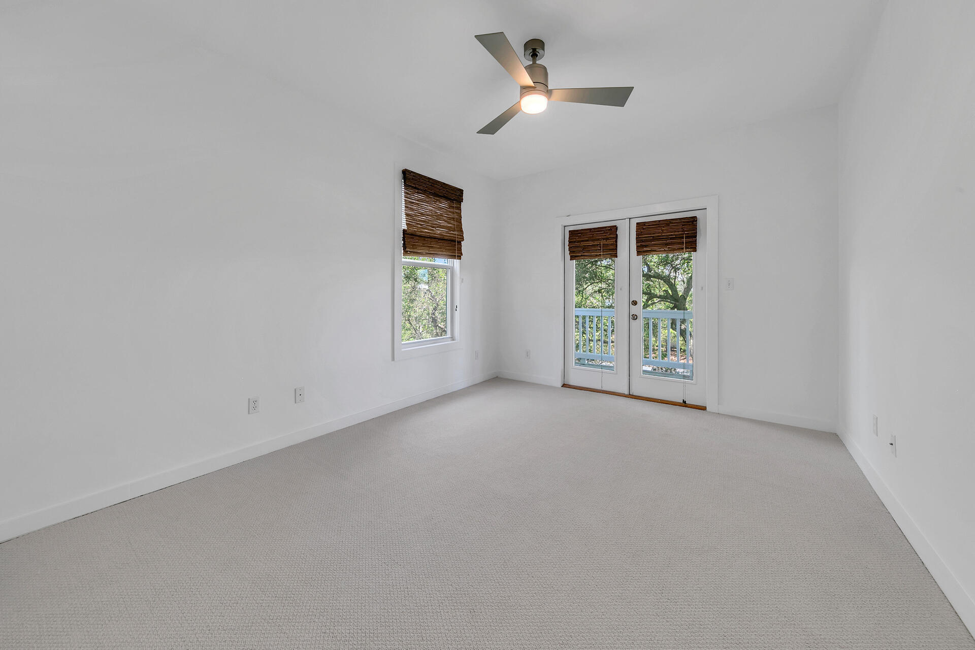 LAKEWOOD POINTE ESTATES - Residential