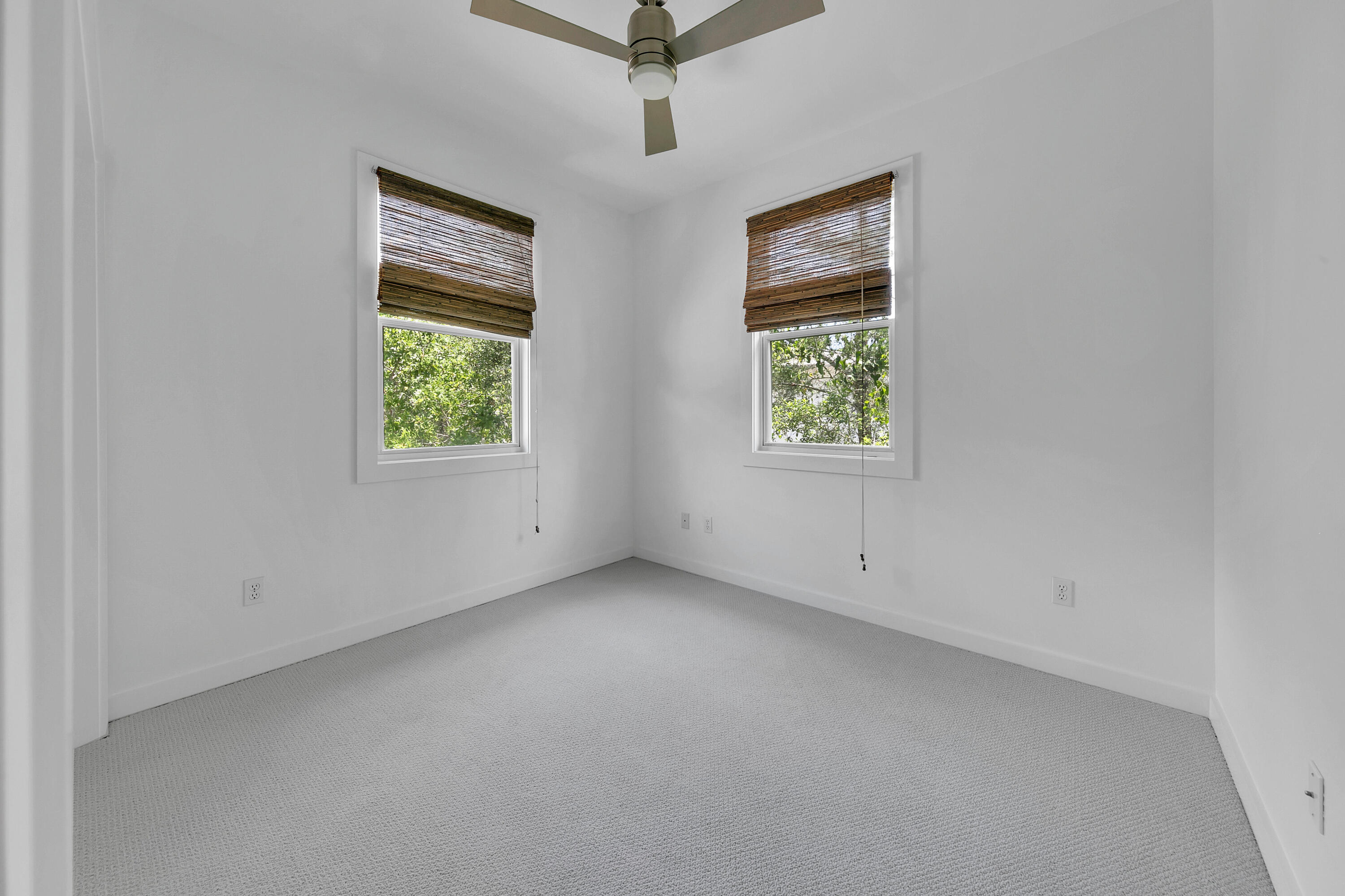 LAKEWOOD POINTE ESTATES - Residential