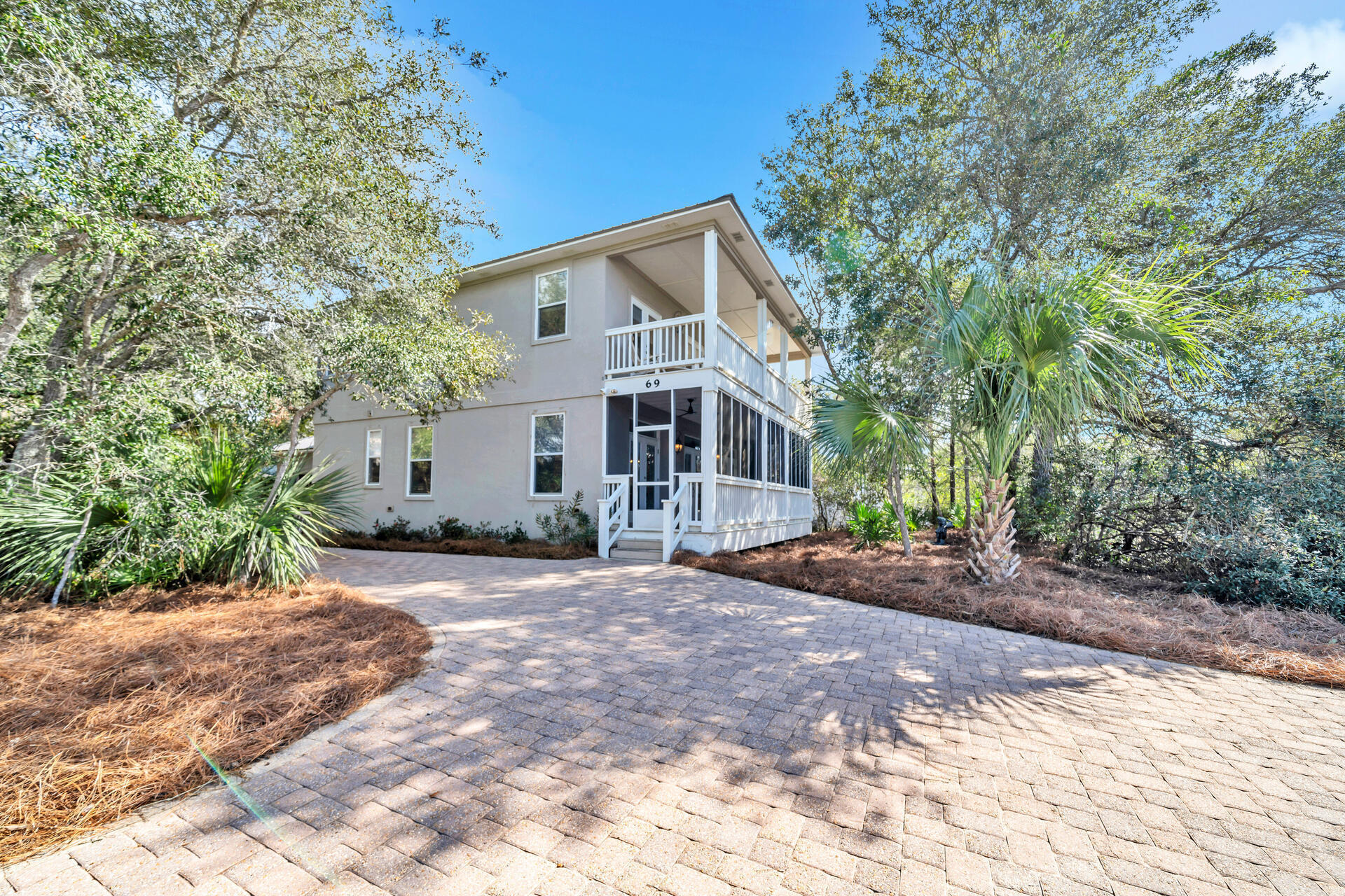 LAKEWOOD POINTE ESTATES - Residential