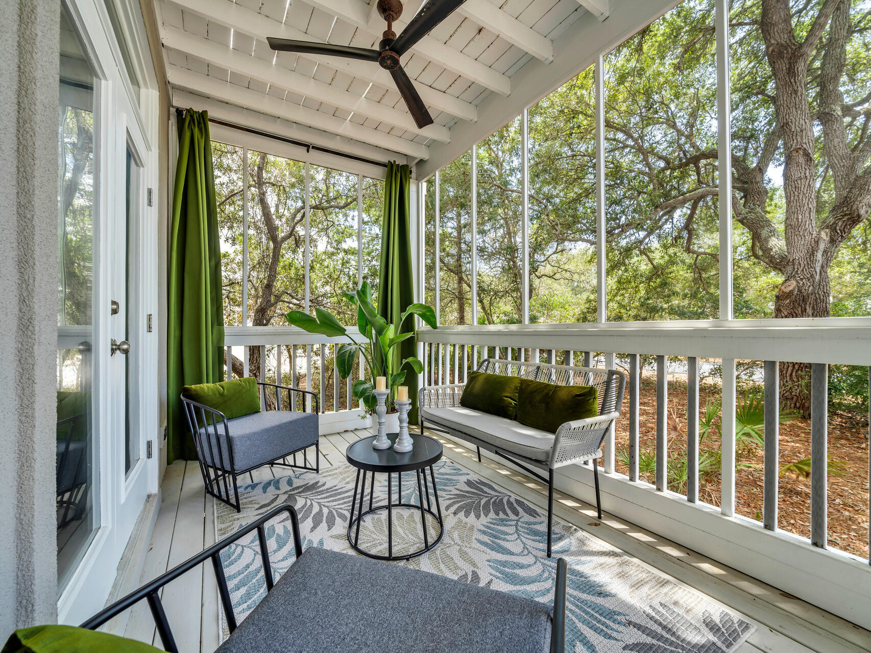 LAKEWOOD POINTE ESTATES - Residential