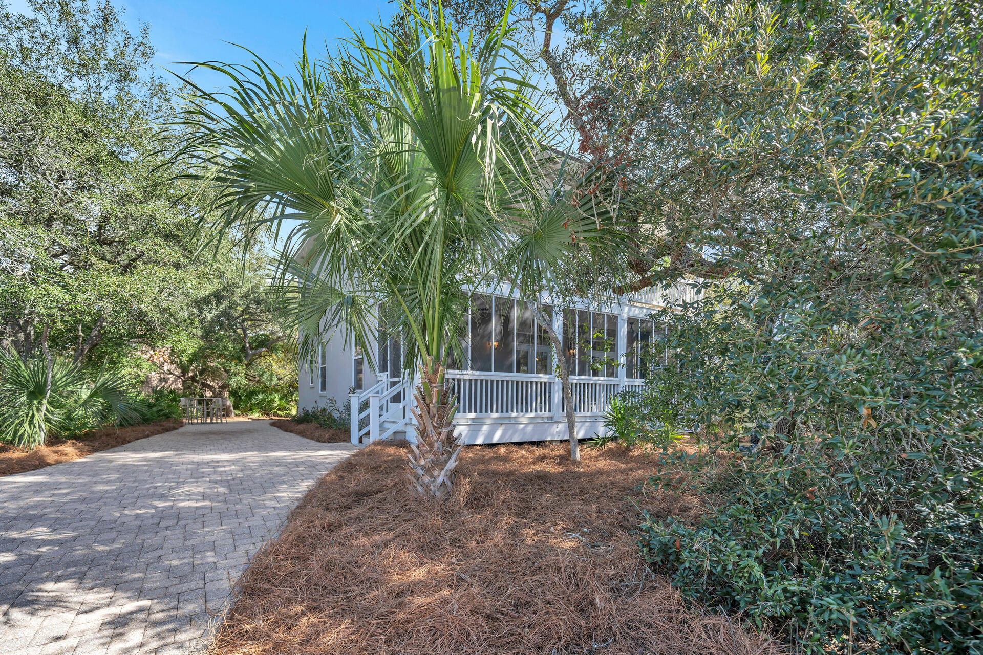 LAKEWOOD POINTE ESTATES - Residential