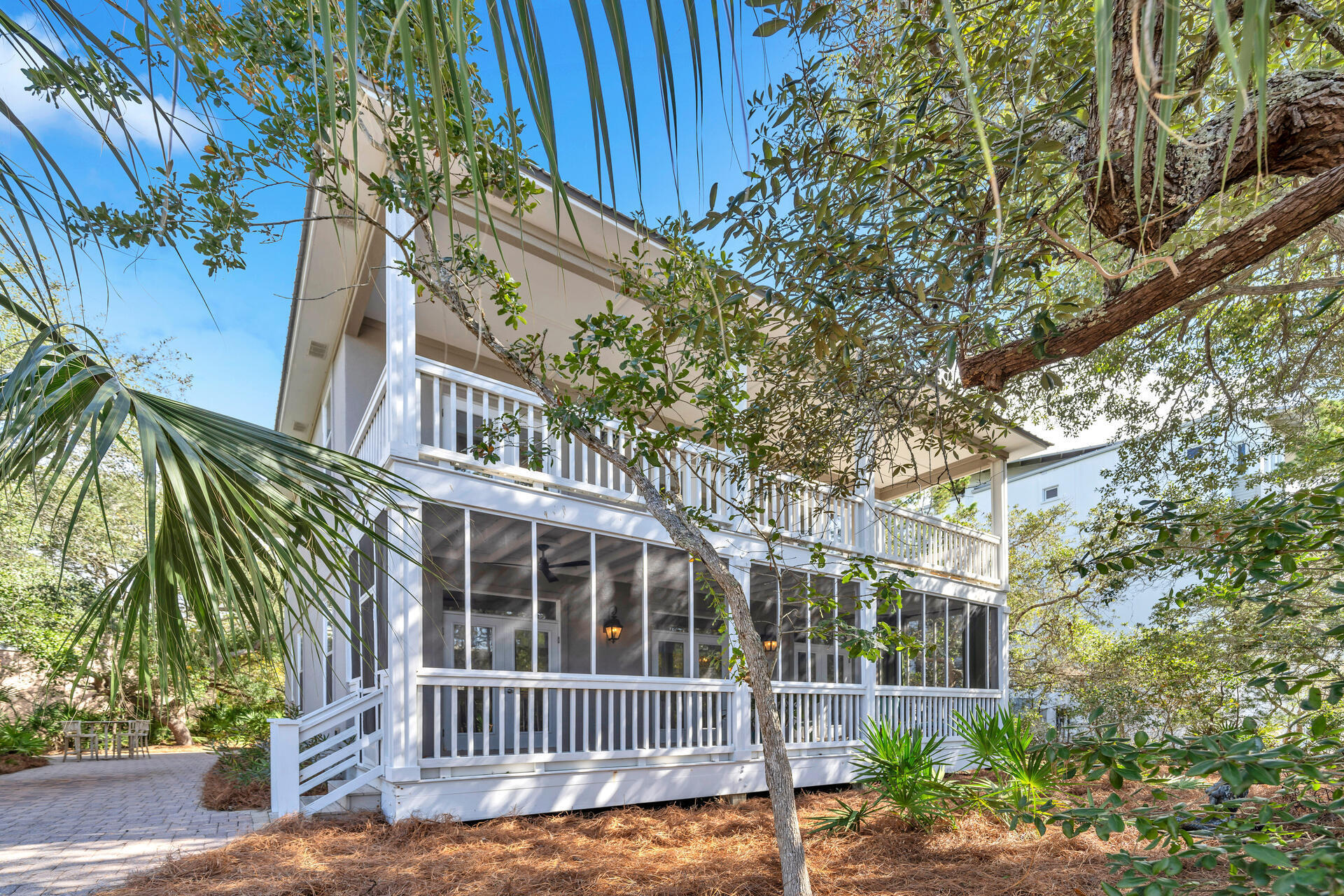 LAKEWOOD POINTE ESTATES - Residential