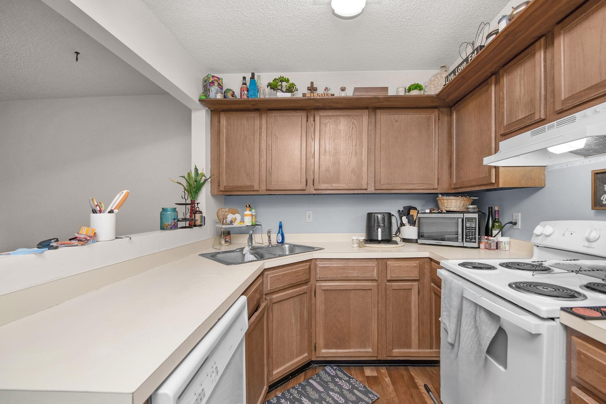 GARDEN OAKS CONDO - Residential