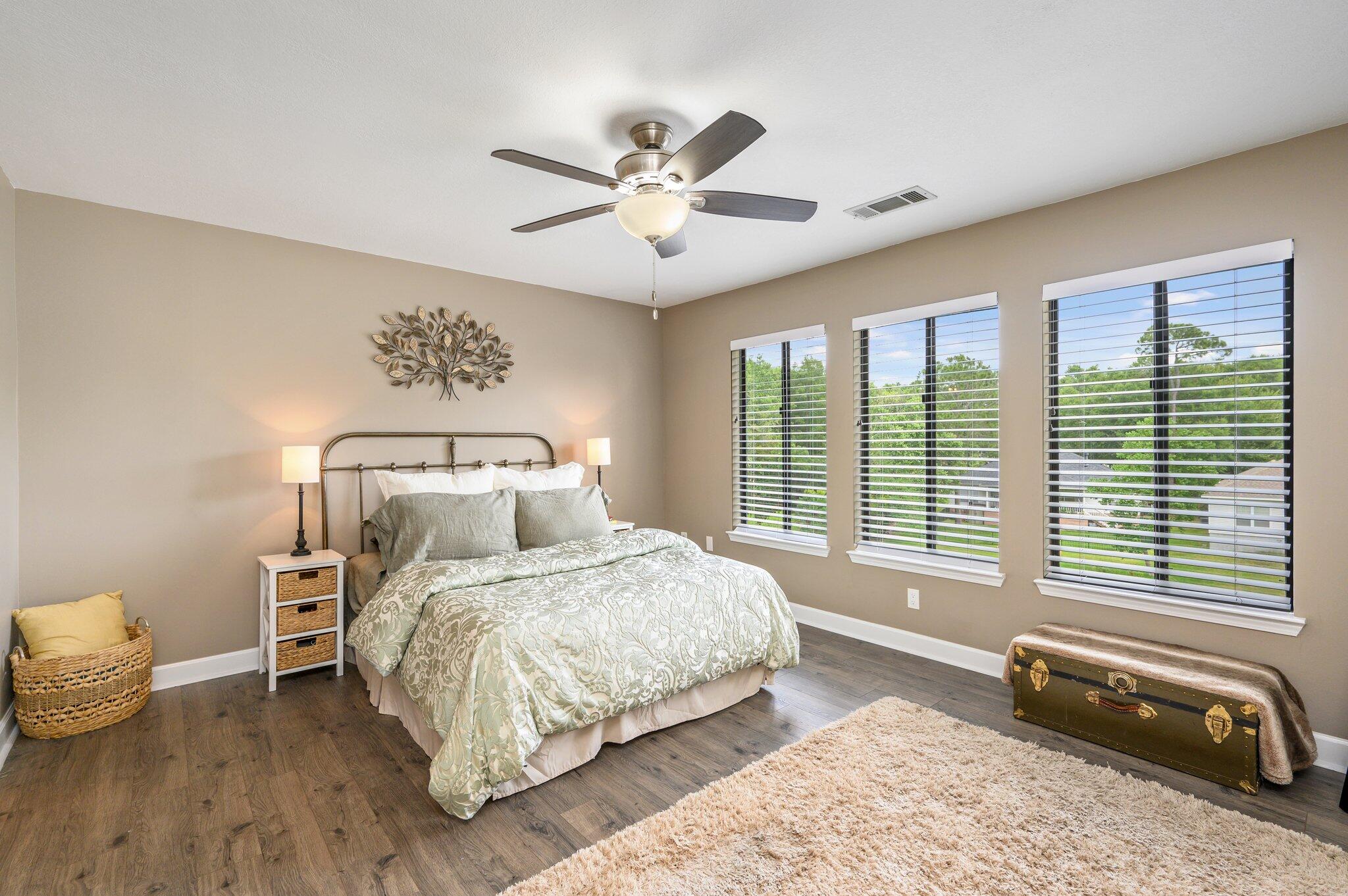 LAKESIDE CONDO AT BLUEWATER BAY - Residential