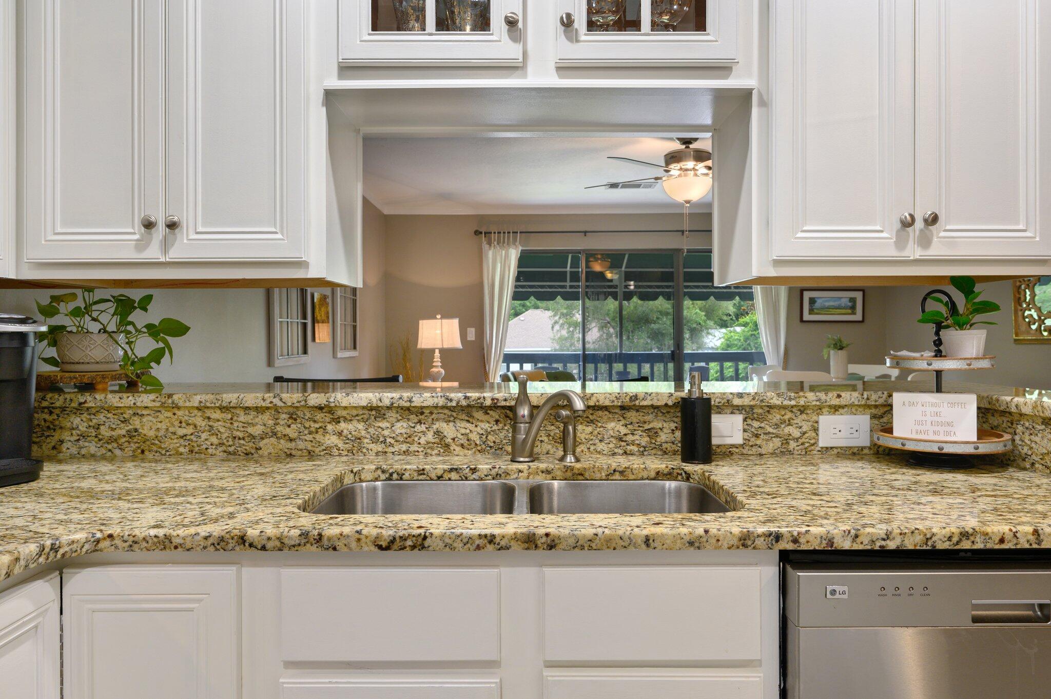 LAKESIDE CONDO AT BLUEWATER BAY - Residential