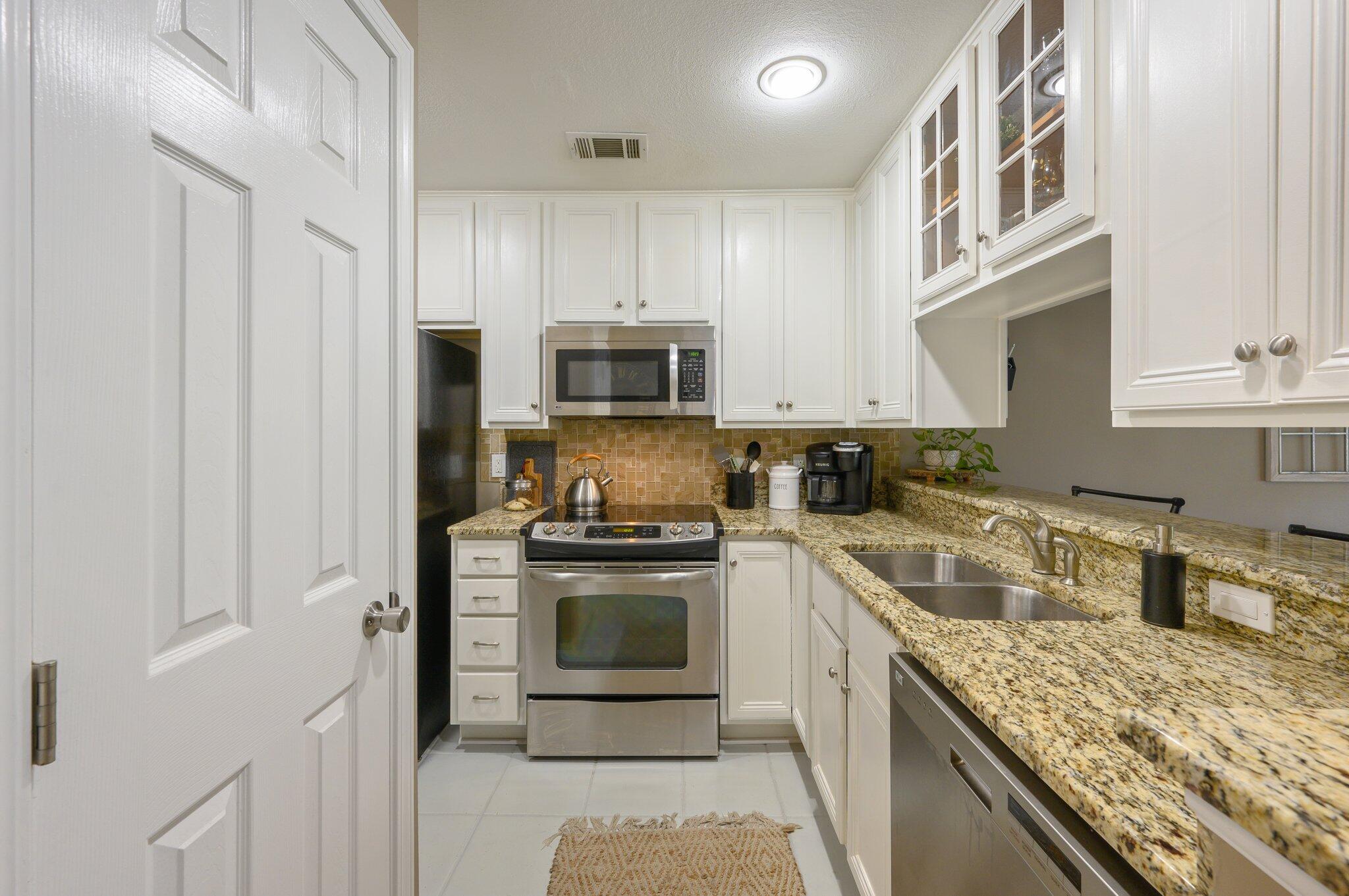 LAKESIDE CONDO AT BLUEWATER BAY - Residential