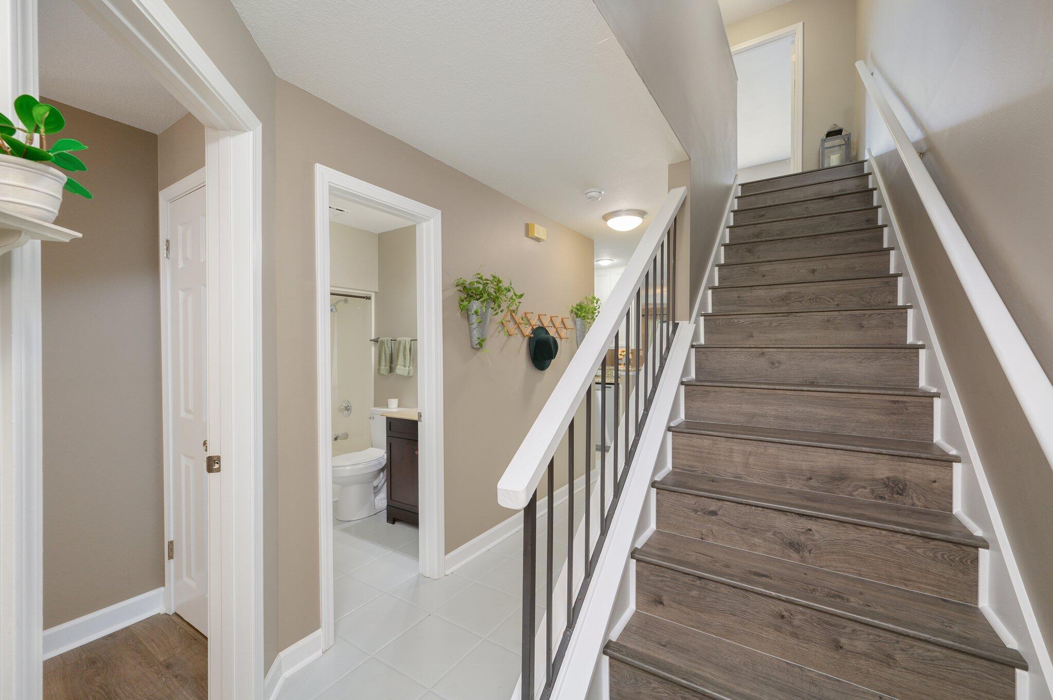 LAKESIDE CONDO AT BLUEWATER BAY - Residential