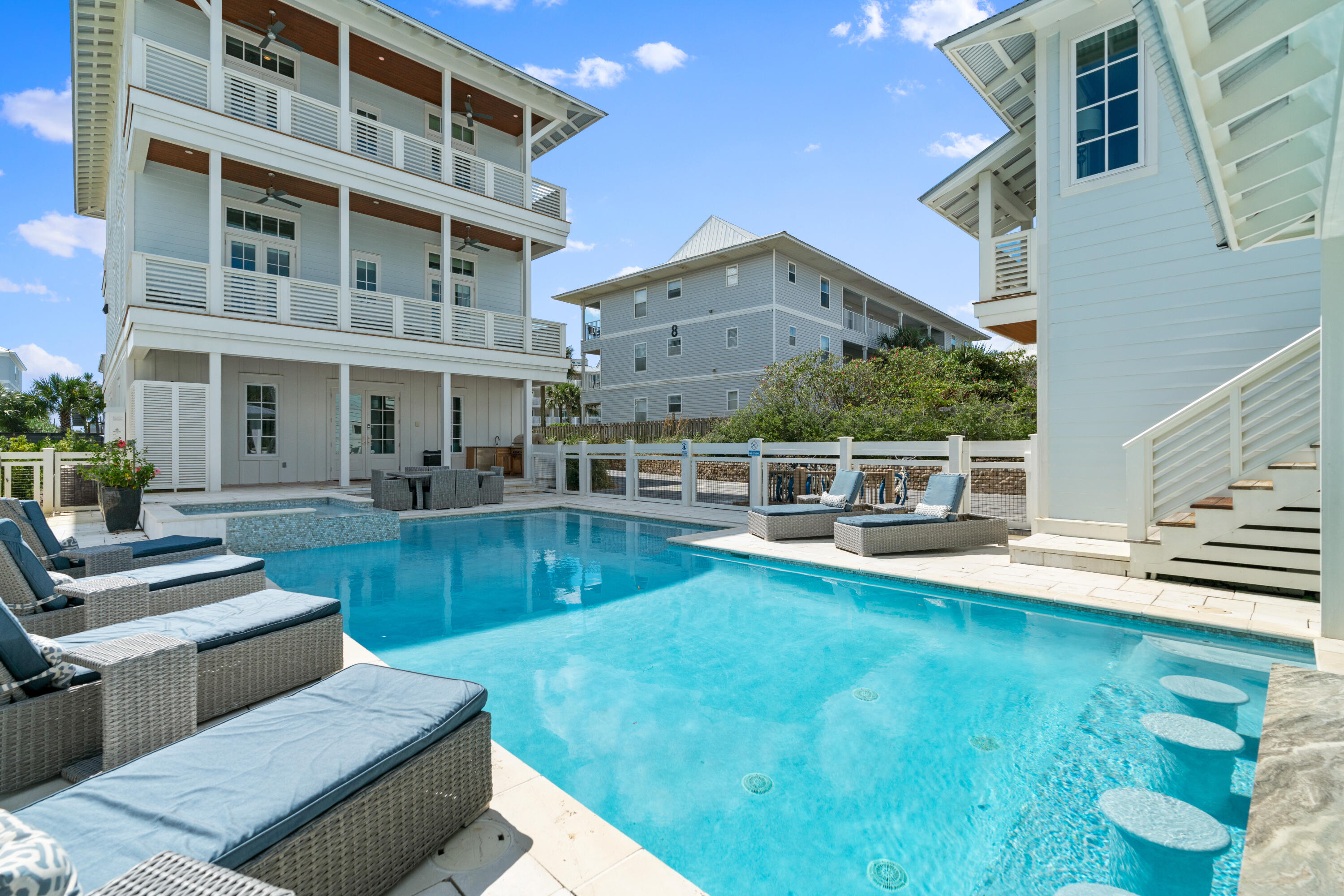 WALK OVER DUNES - Residential