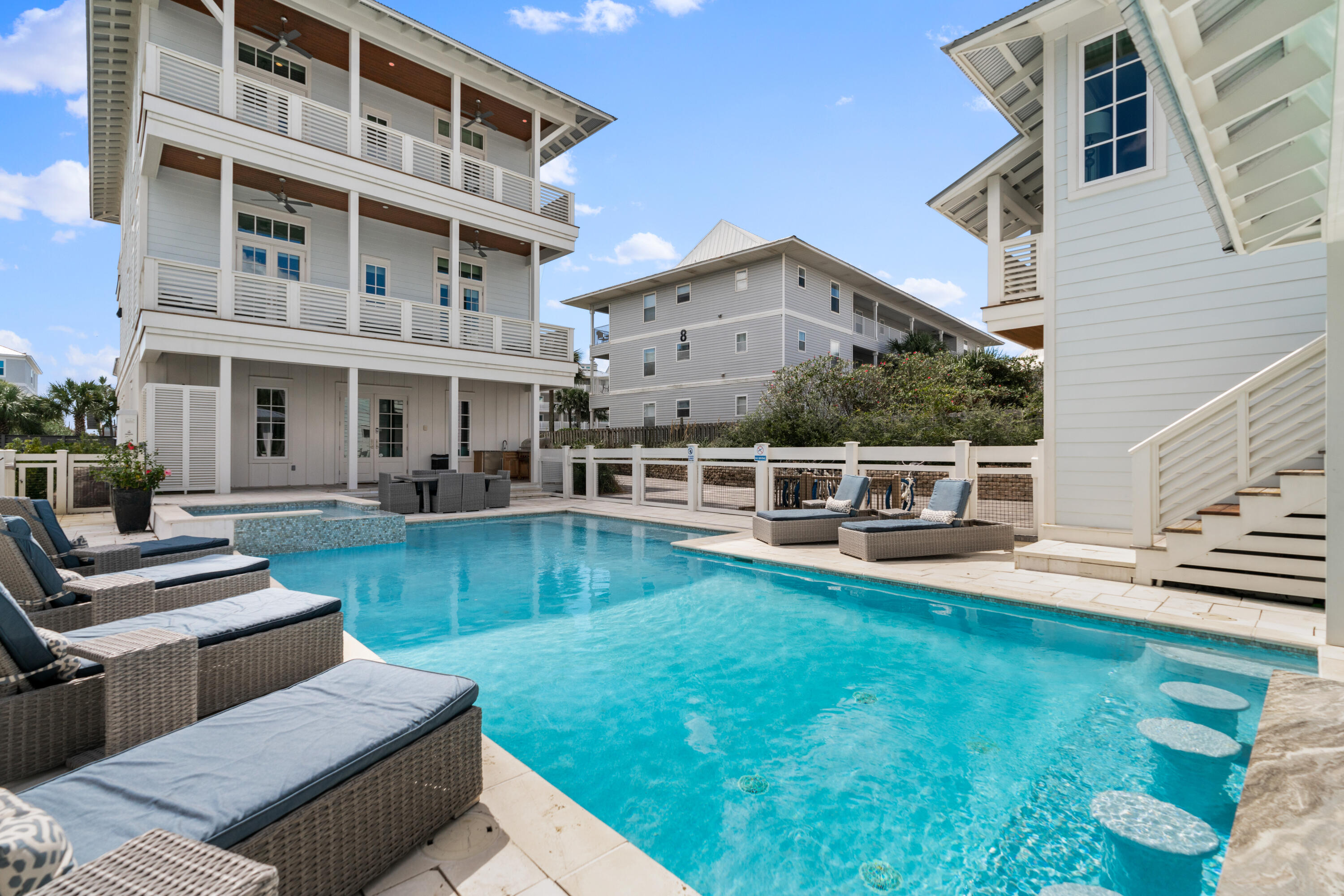 WALK OVER DUNES - Residential