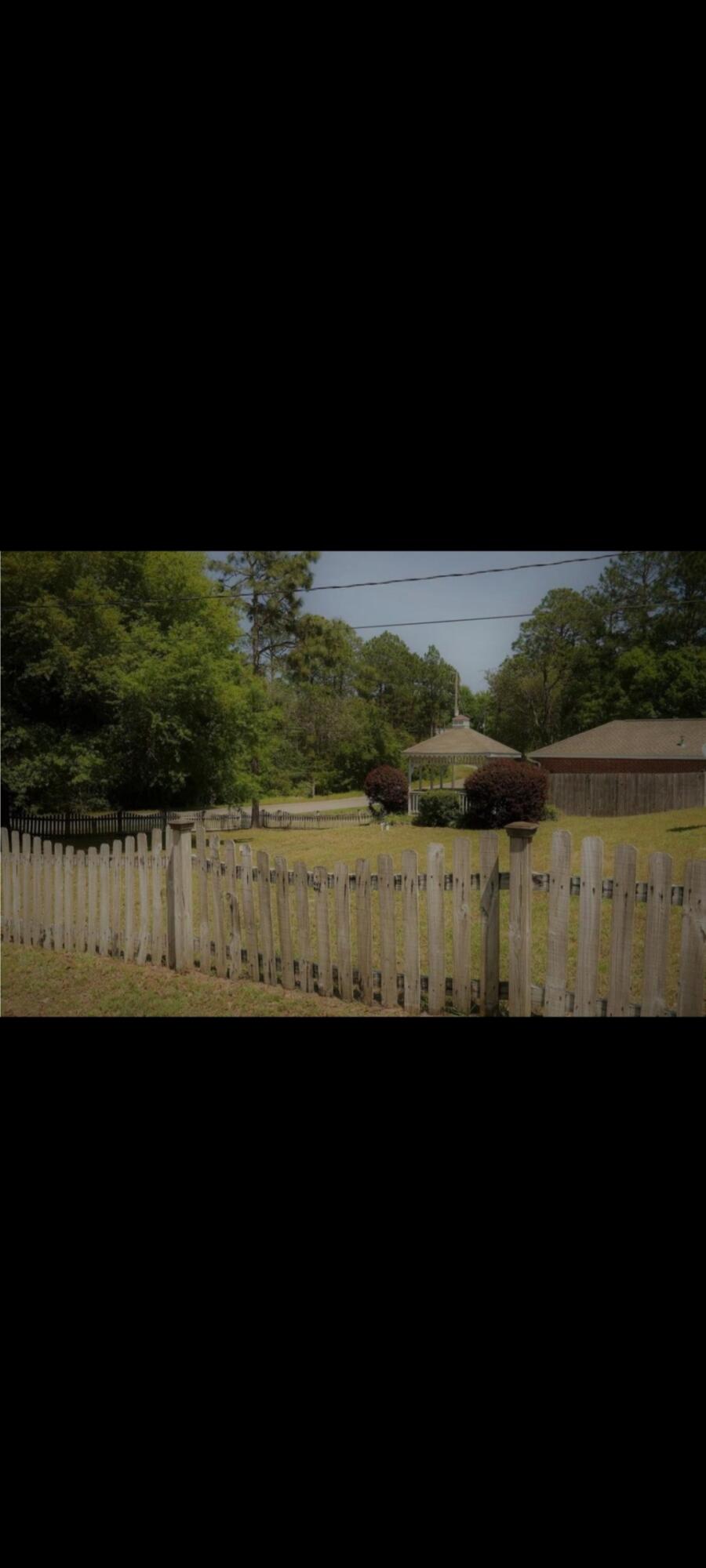 CRESTVIEW SUBURB - Residential