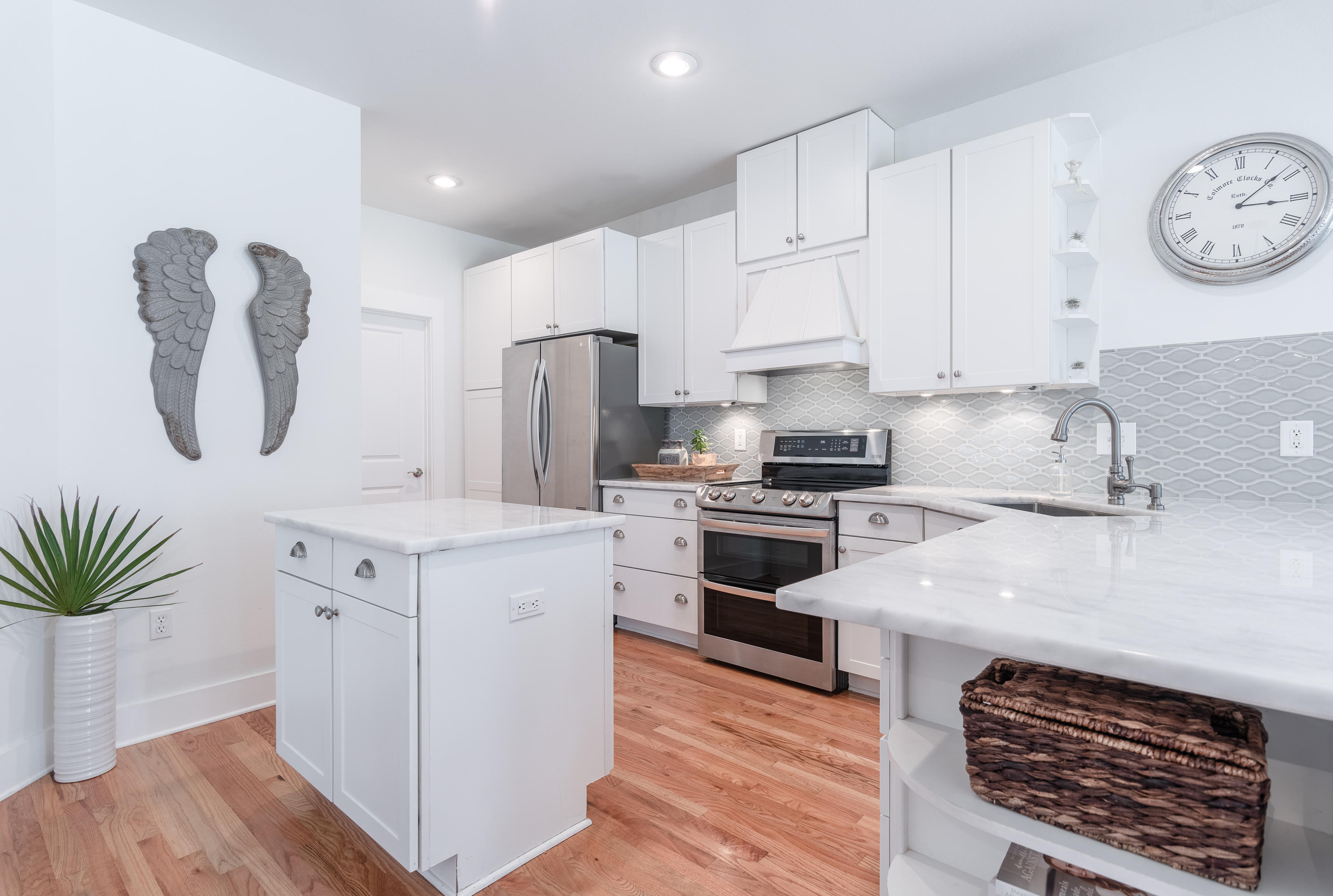 MAGNOLIA BEACH - Residential