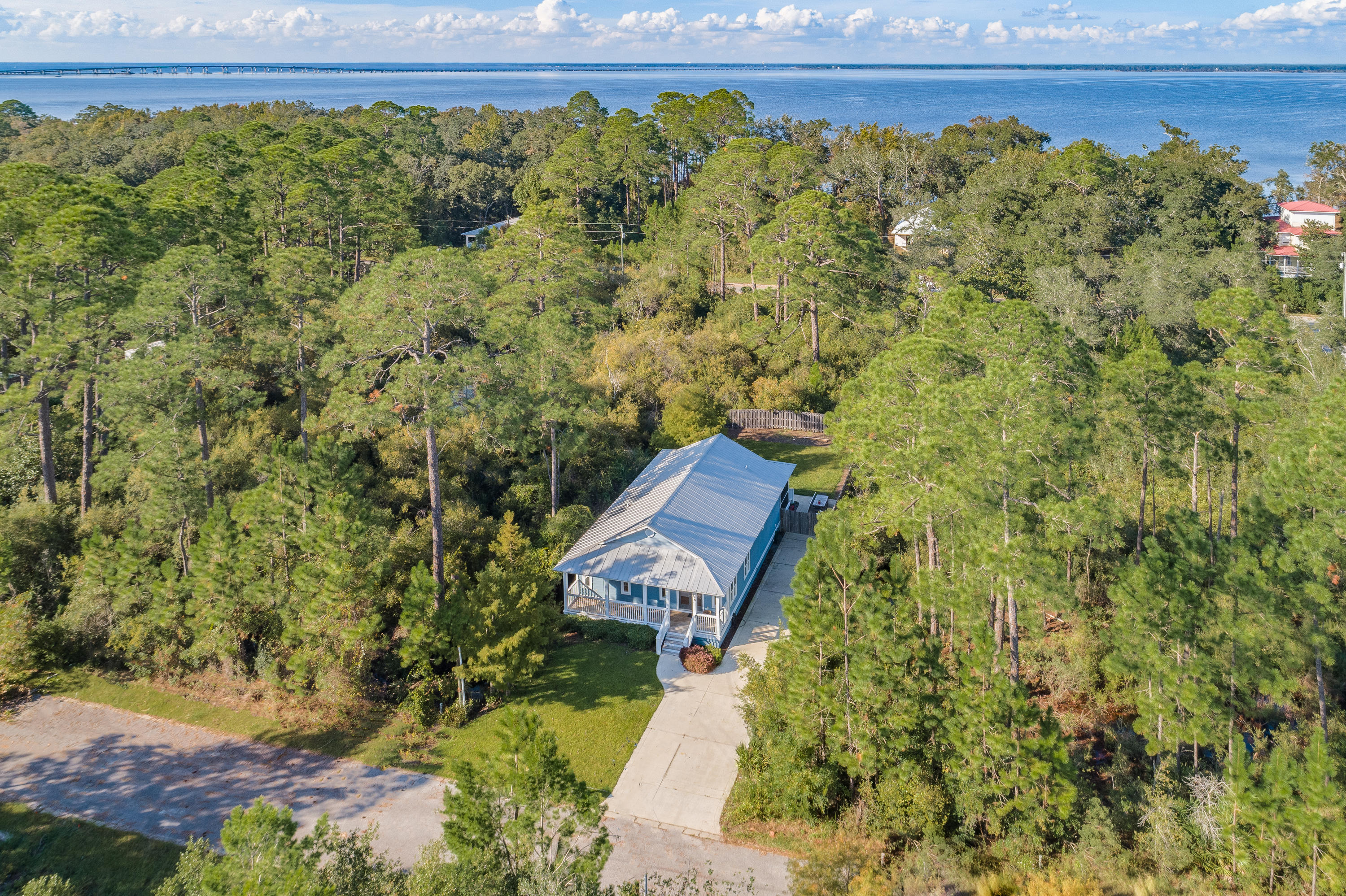 MAGNOLIA BEACH - Residential