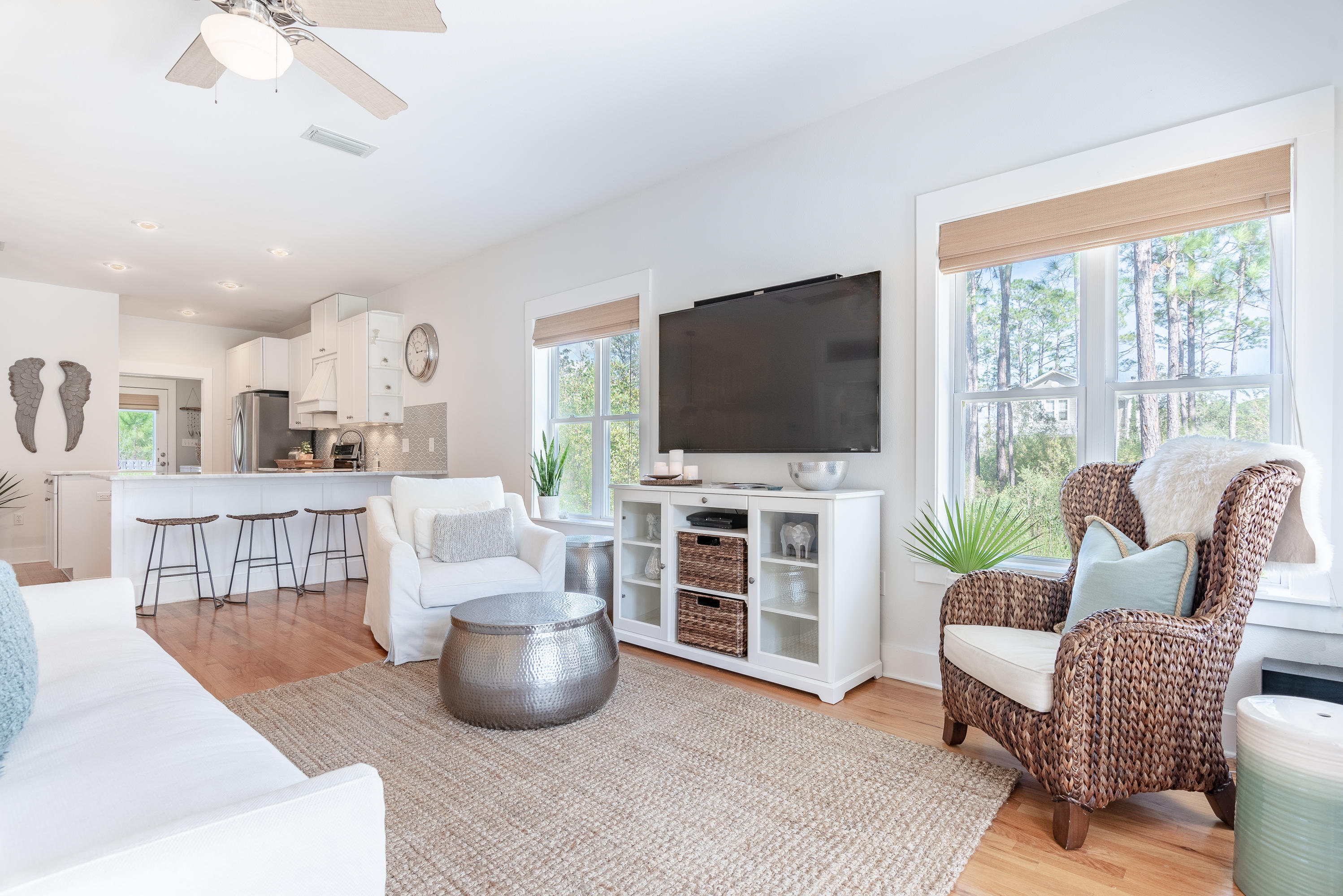 MAGNOLIA BEACH - Residential