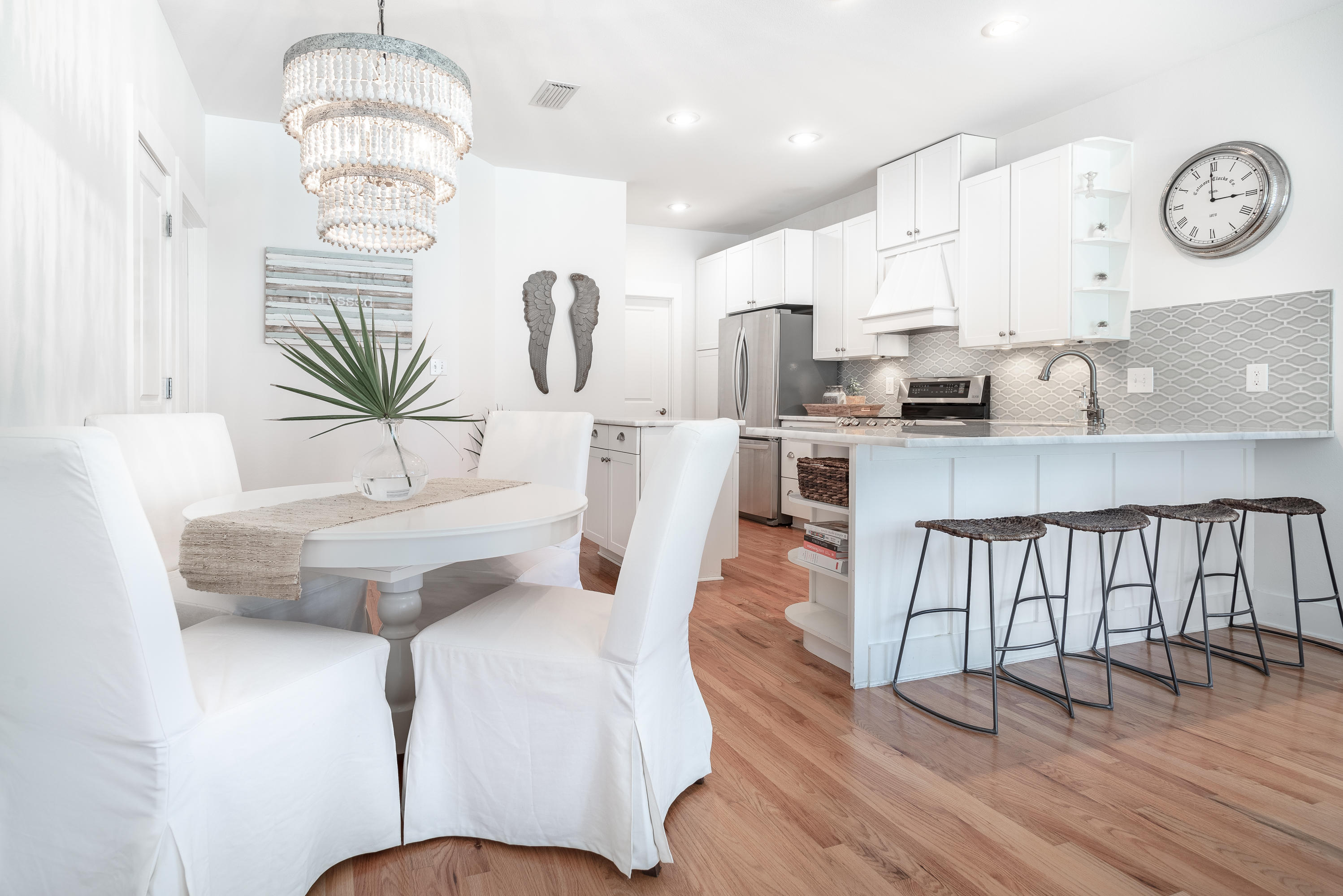 MAGNOLIA BEACH - Residential