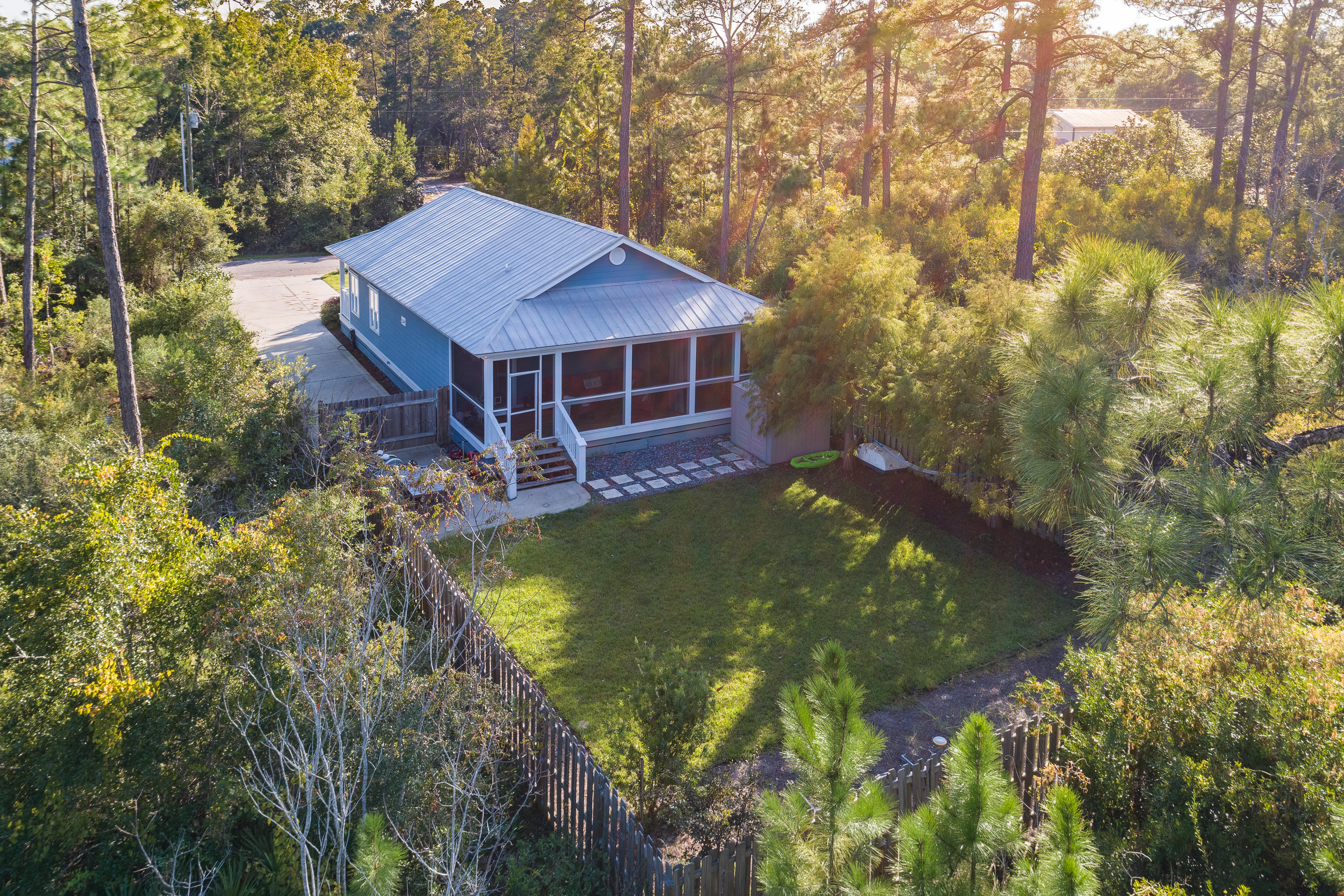 MAGNOLIA BEACH - Residential