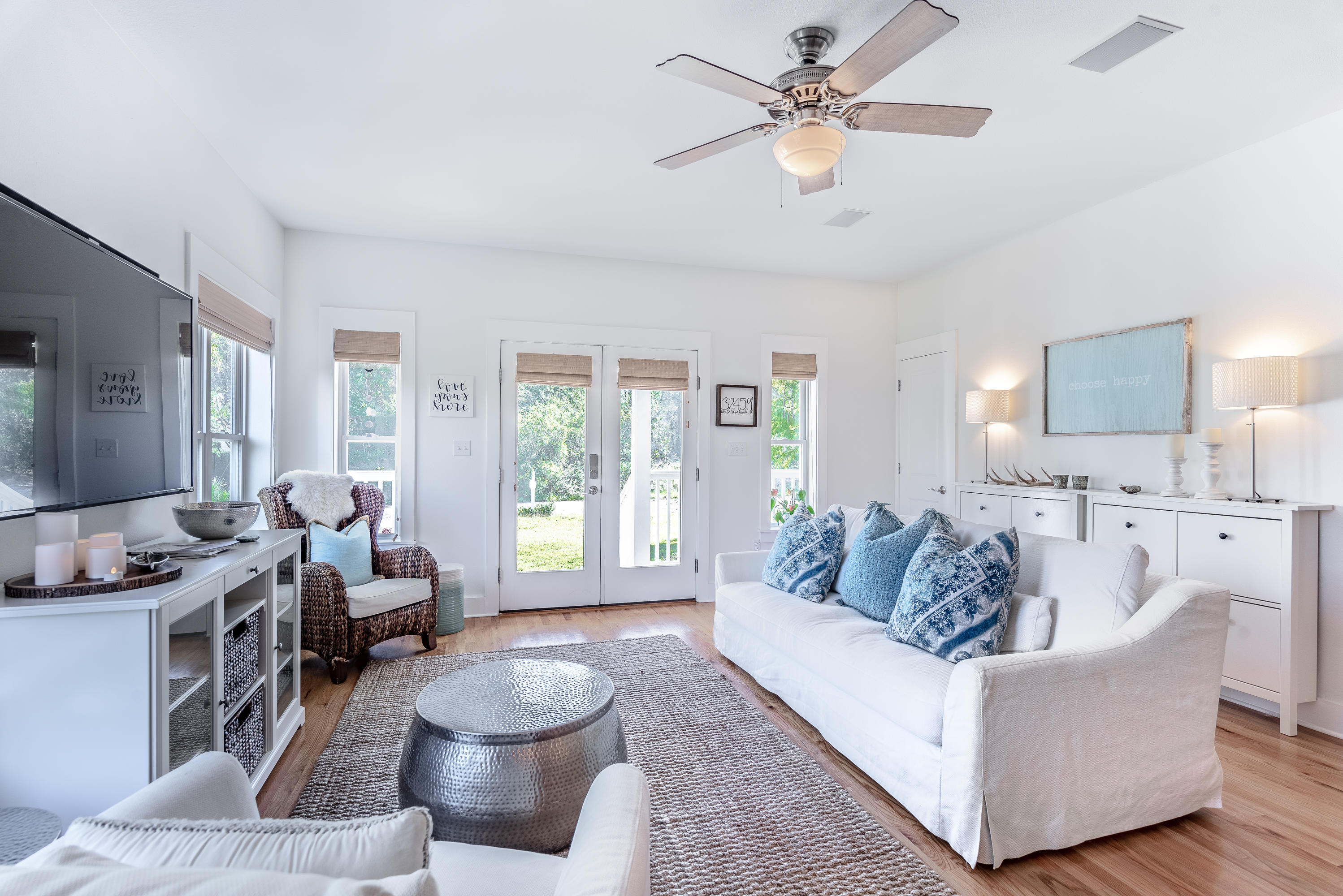 MAGNOLIA BEACH - Residential