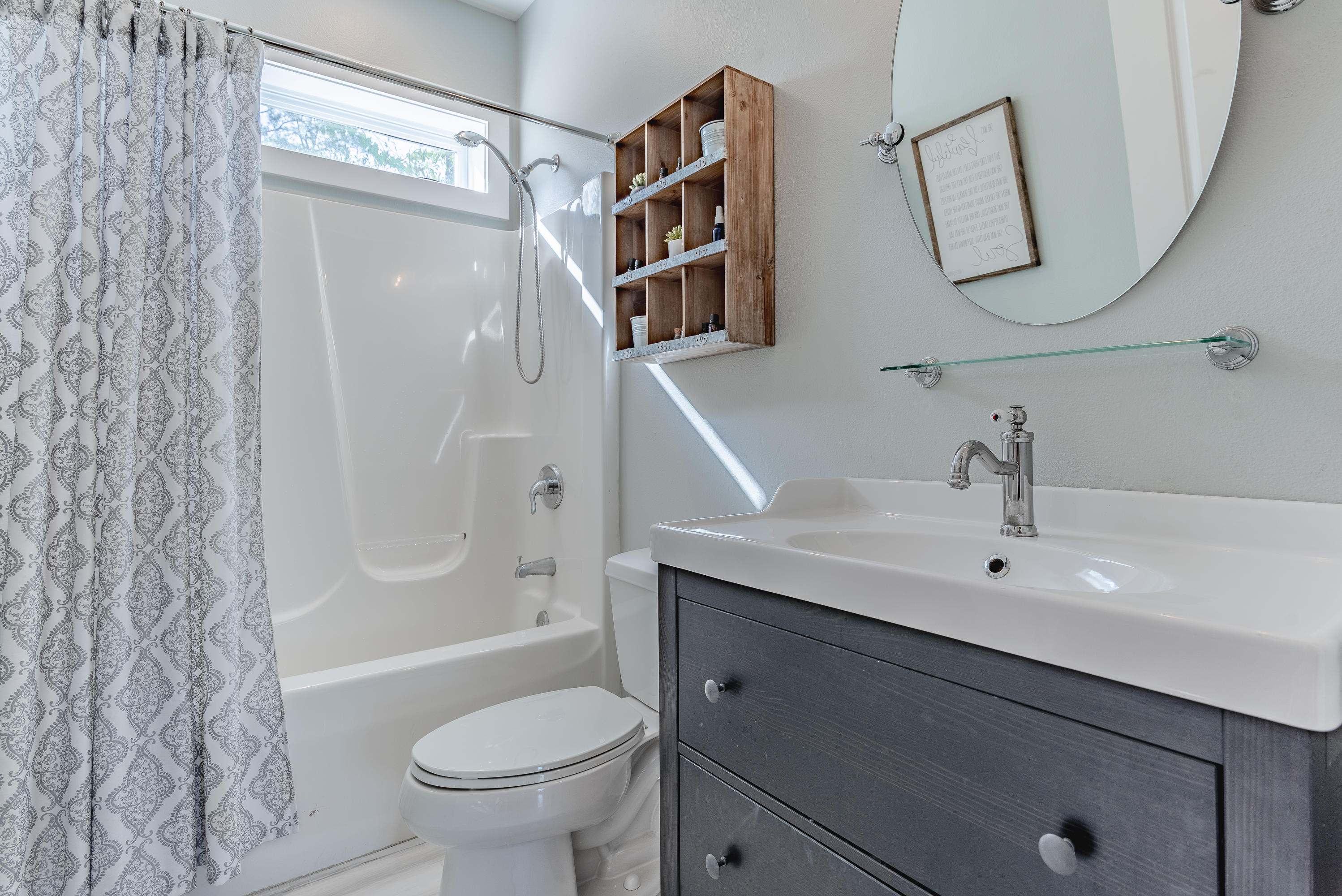 MAGNOLIA BEACH - Residential