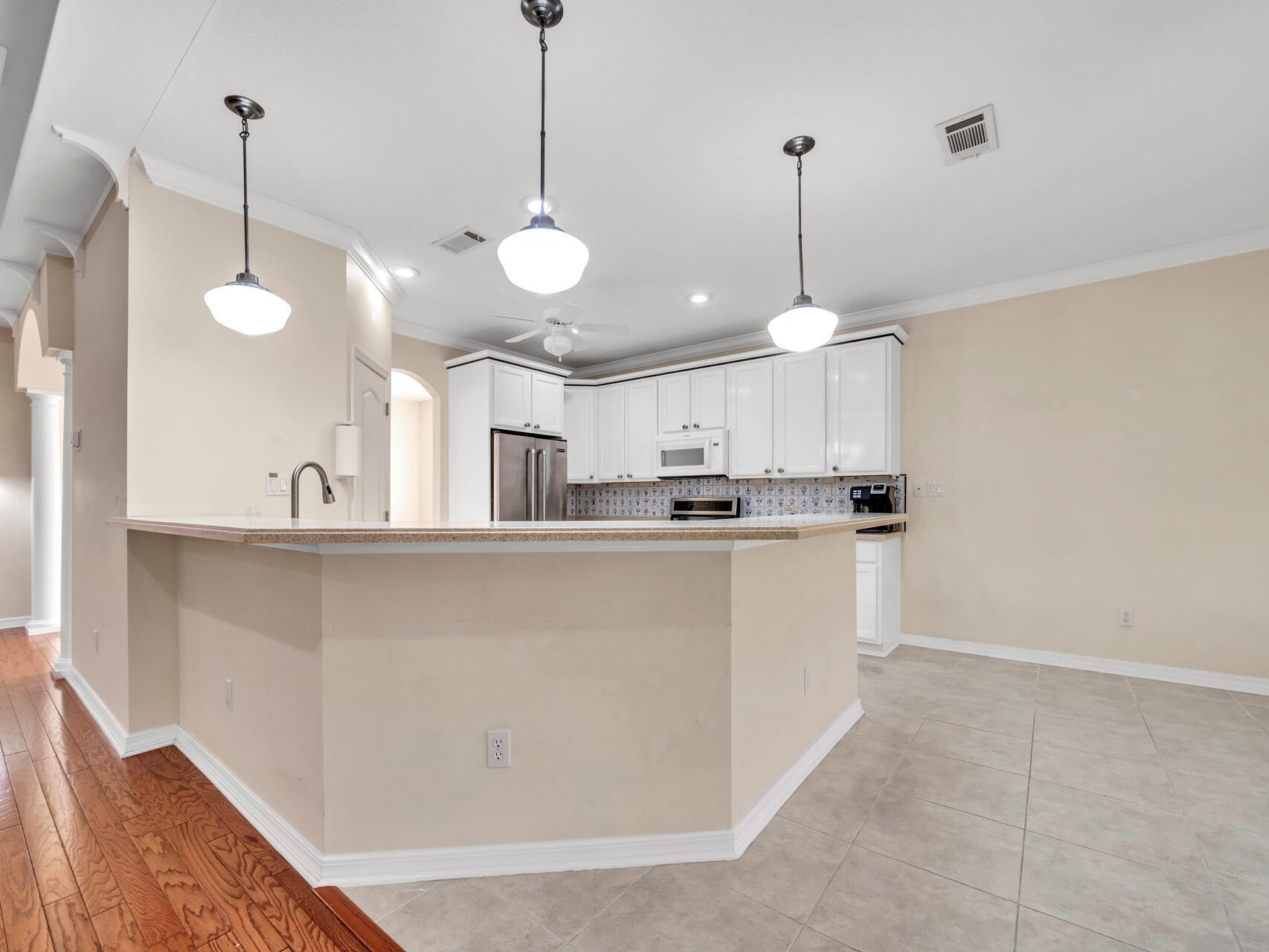 BRIDGEPORT COLONY - Residential