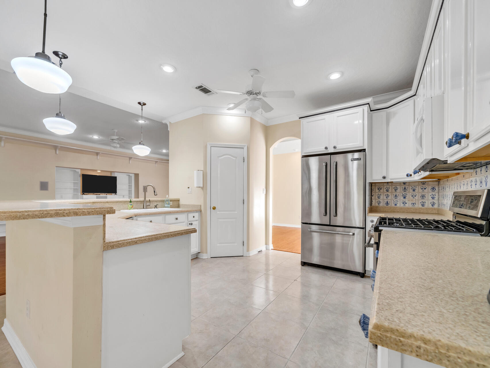 BRIDGEPORT COLONY - Residential