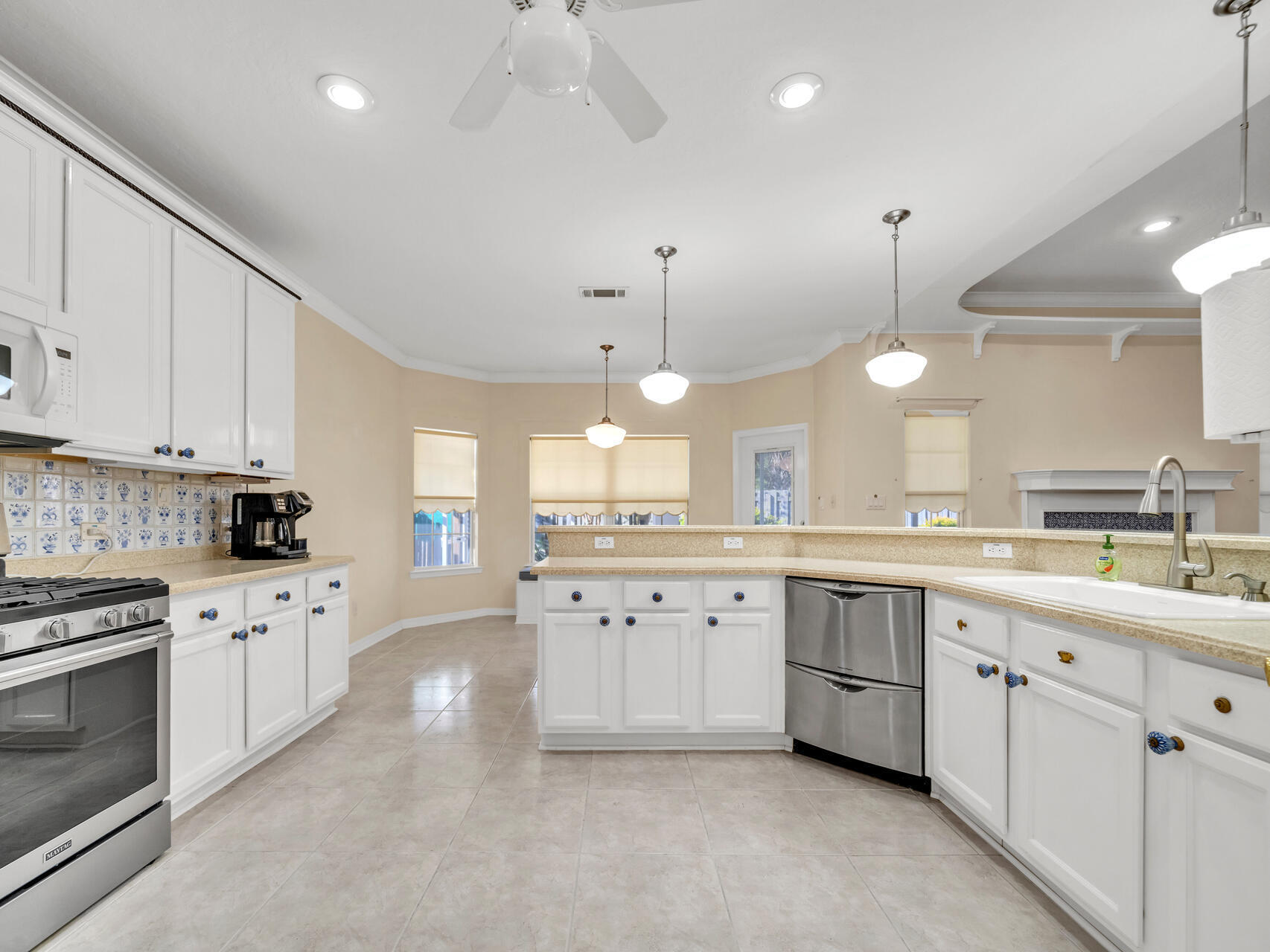BRIDGEPORT COLONY - Residential