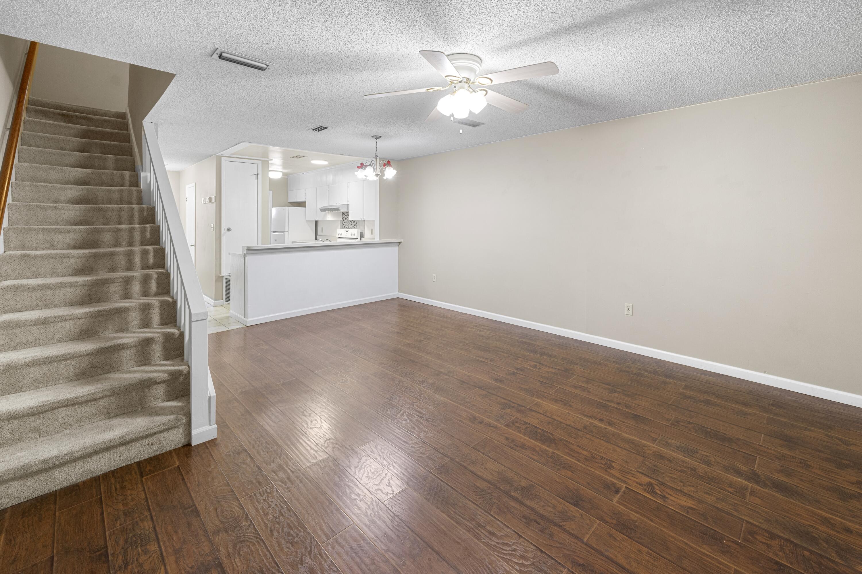 MONTAGE MANOR - Residential