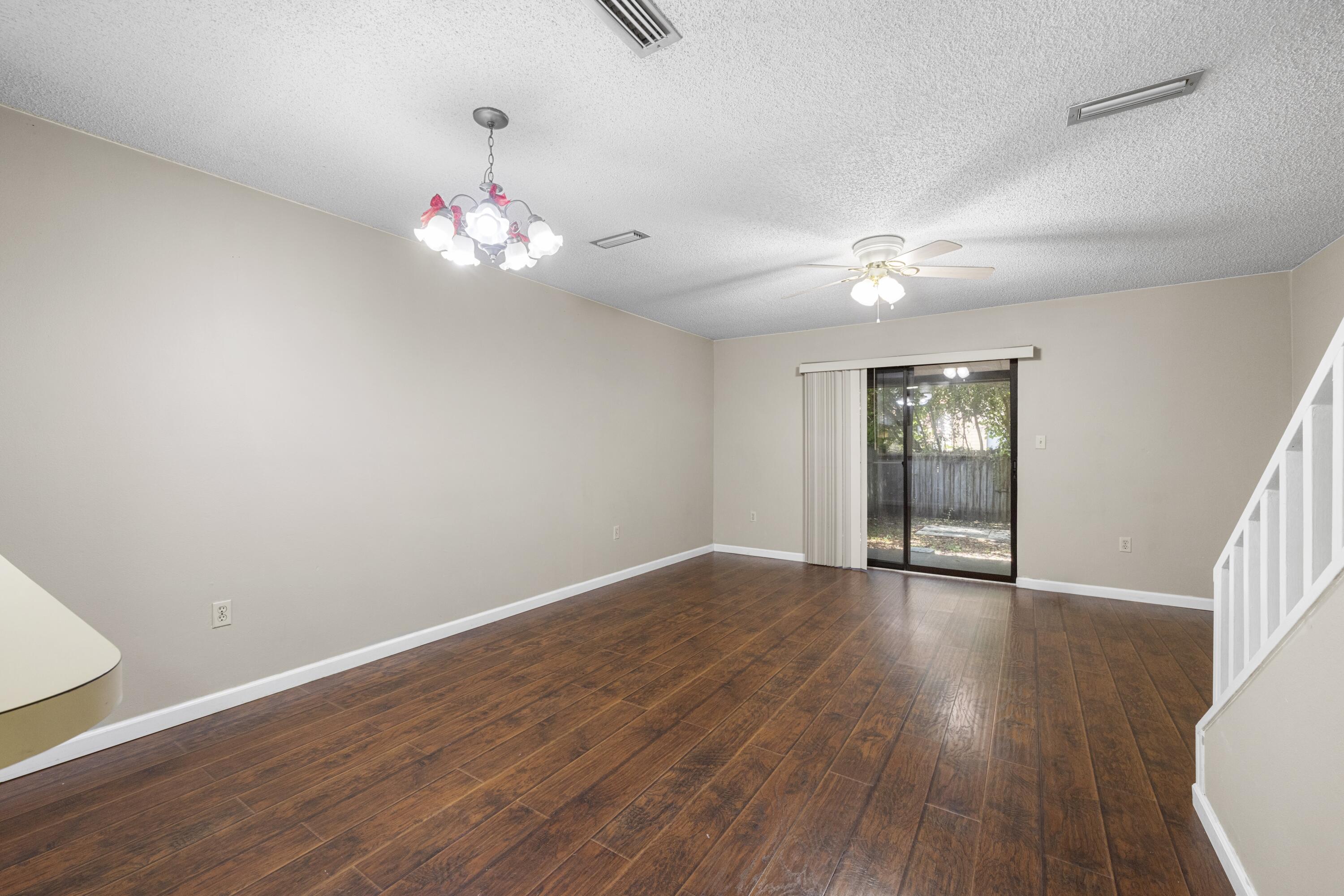 MONTAGE MANOR - Residential