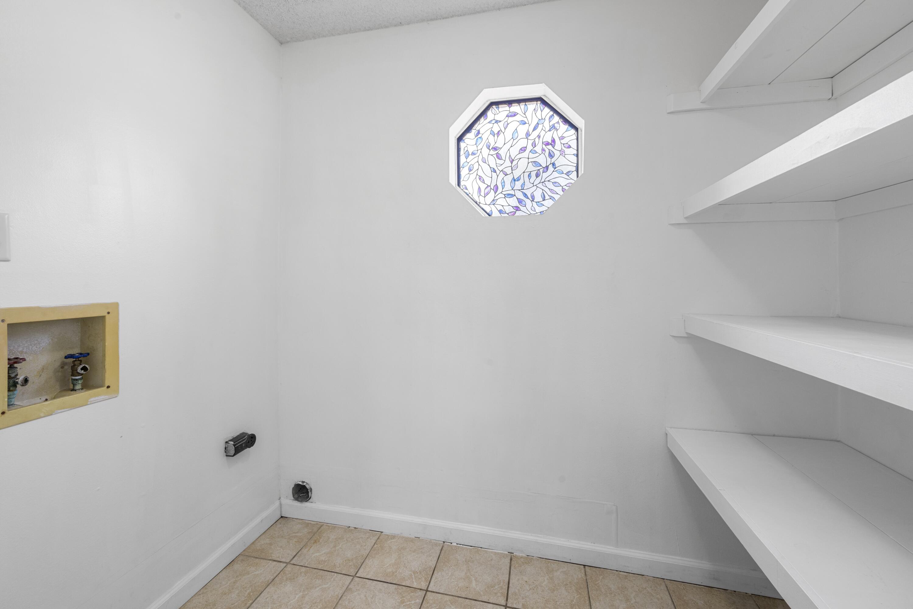 MONTAGE MANOR - Residential