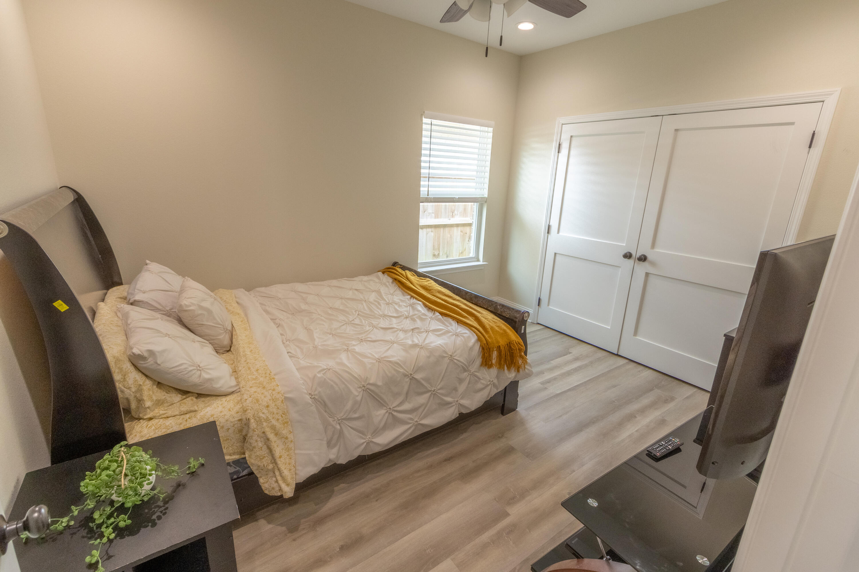 PORT DIXIE - Residential Lease