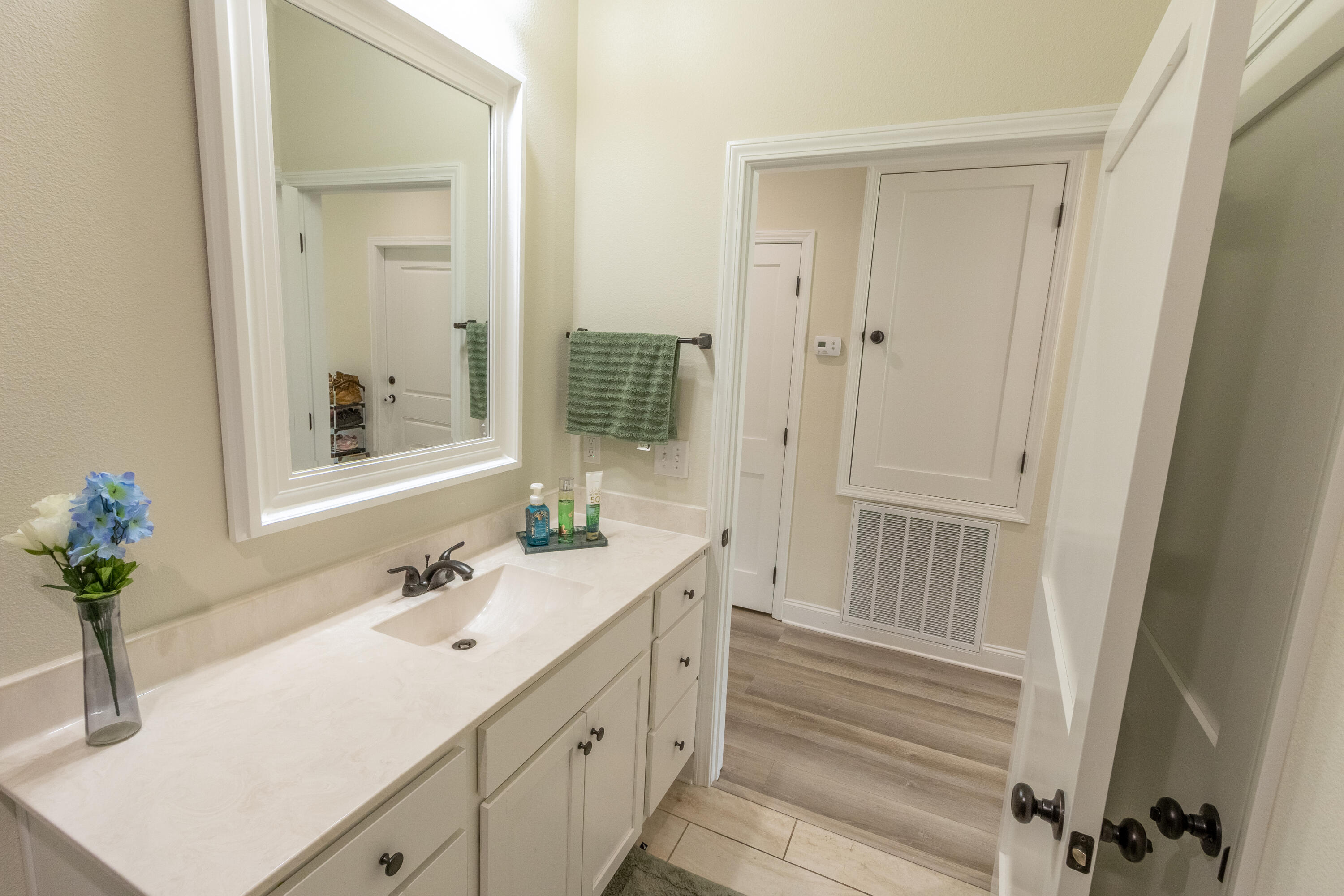 PORT DIXIE - Residential Lease