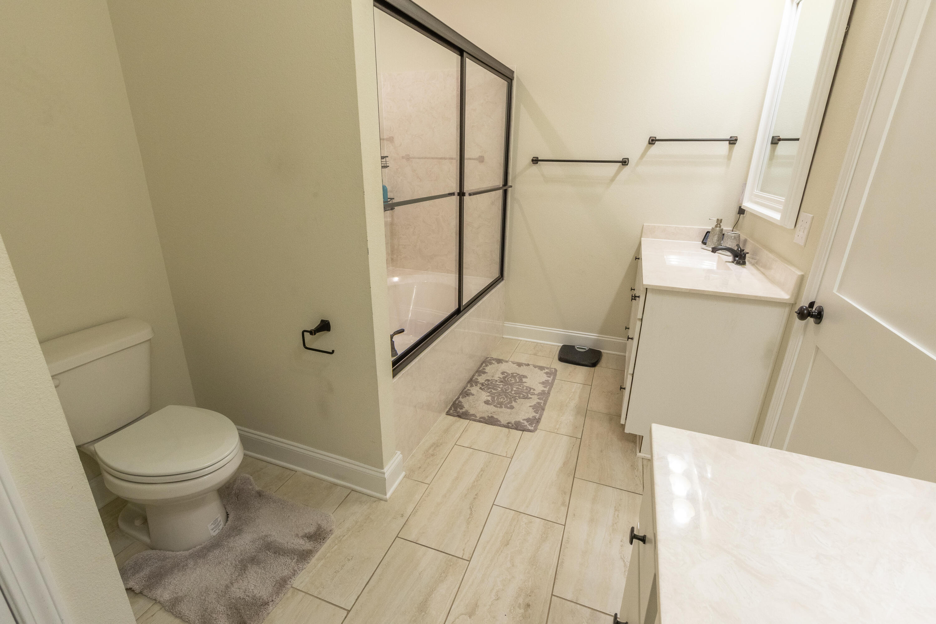 PORT DIXIE - Residential Lease