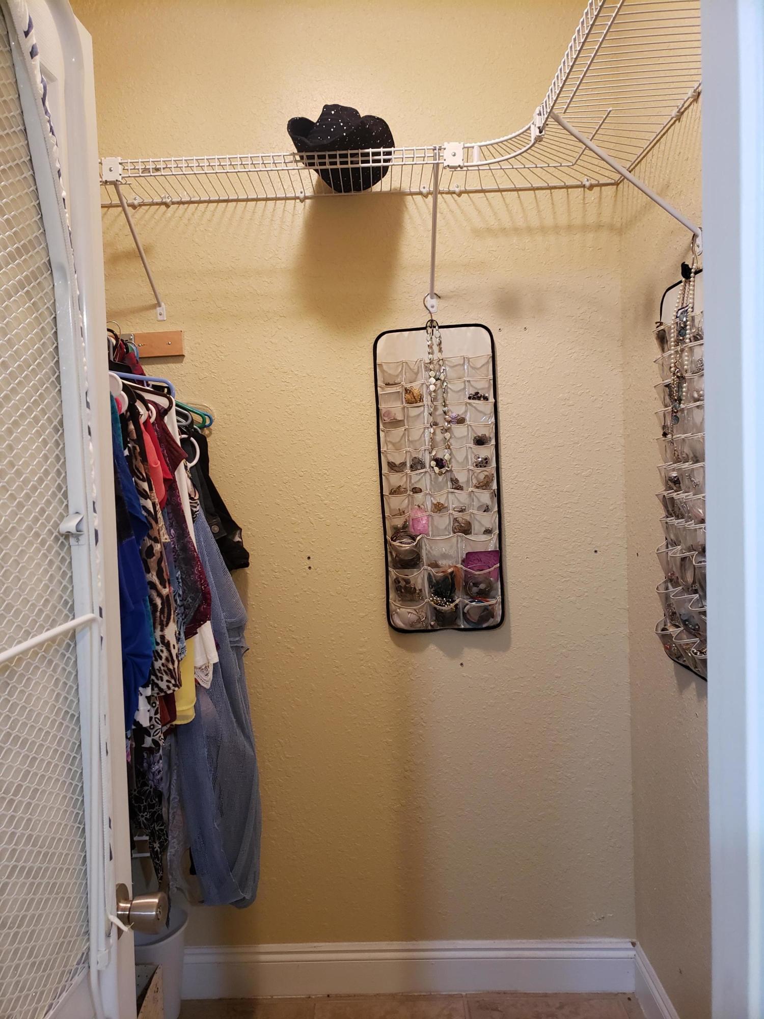 GARDEN OAKS - Residential