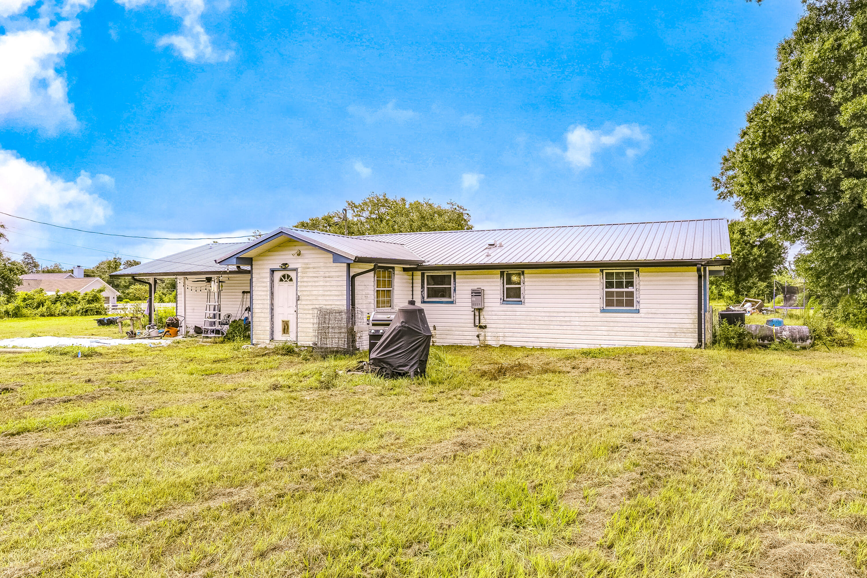 NO RECORDED SUBDIVISION - Residential