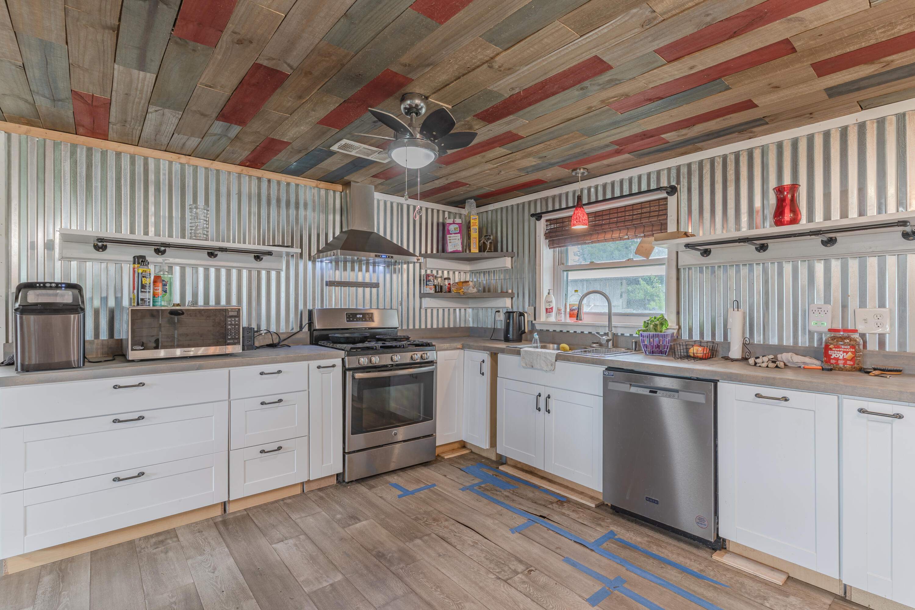 NO RECORDED SUBDIVISION - Residential