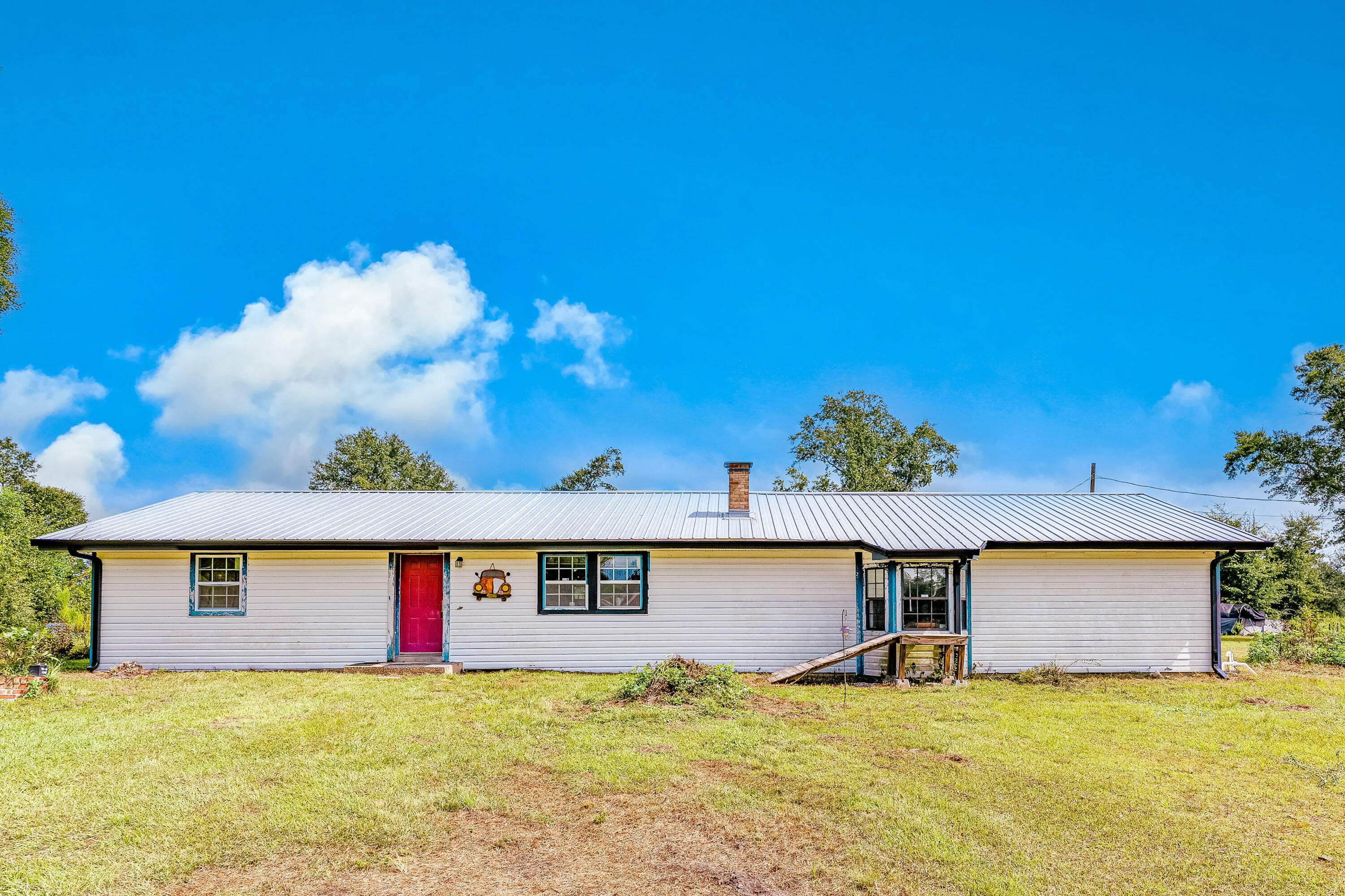NO RECORDED SUBDIVISION - Residential