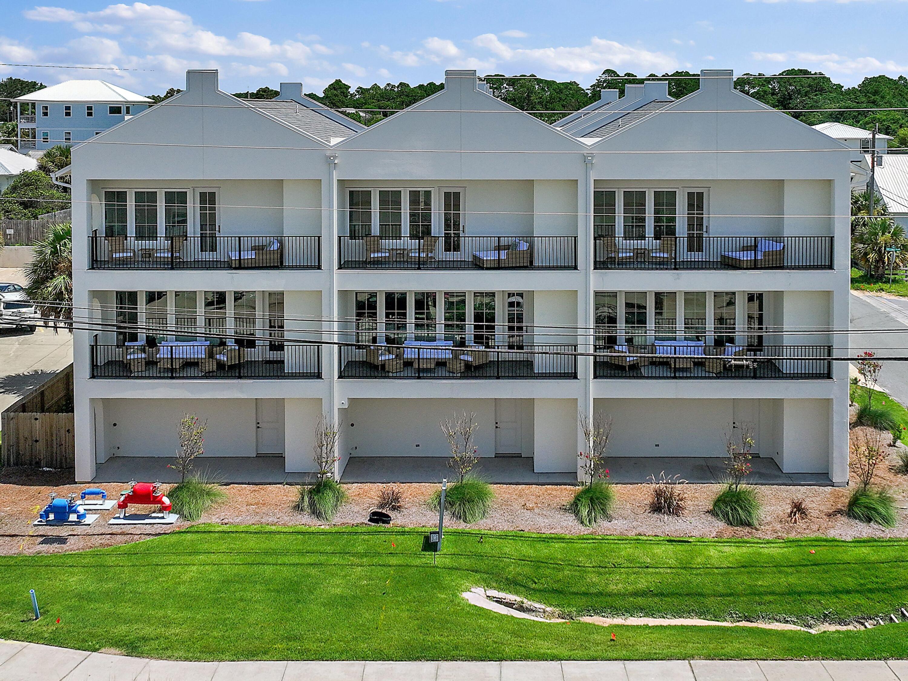 DeLuna Place Townhomes - Residential
