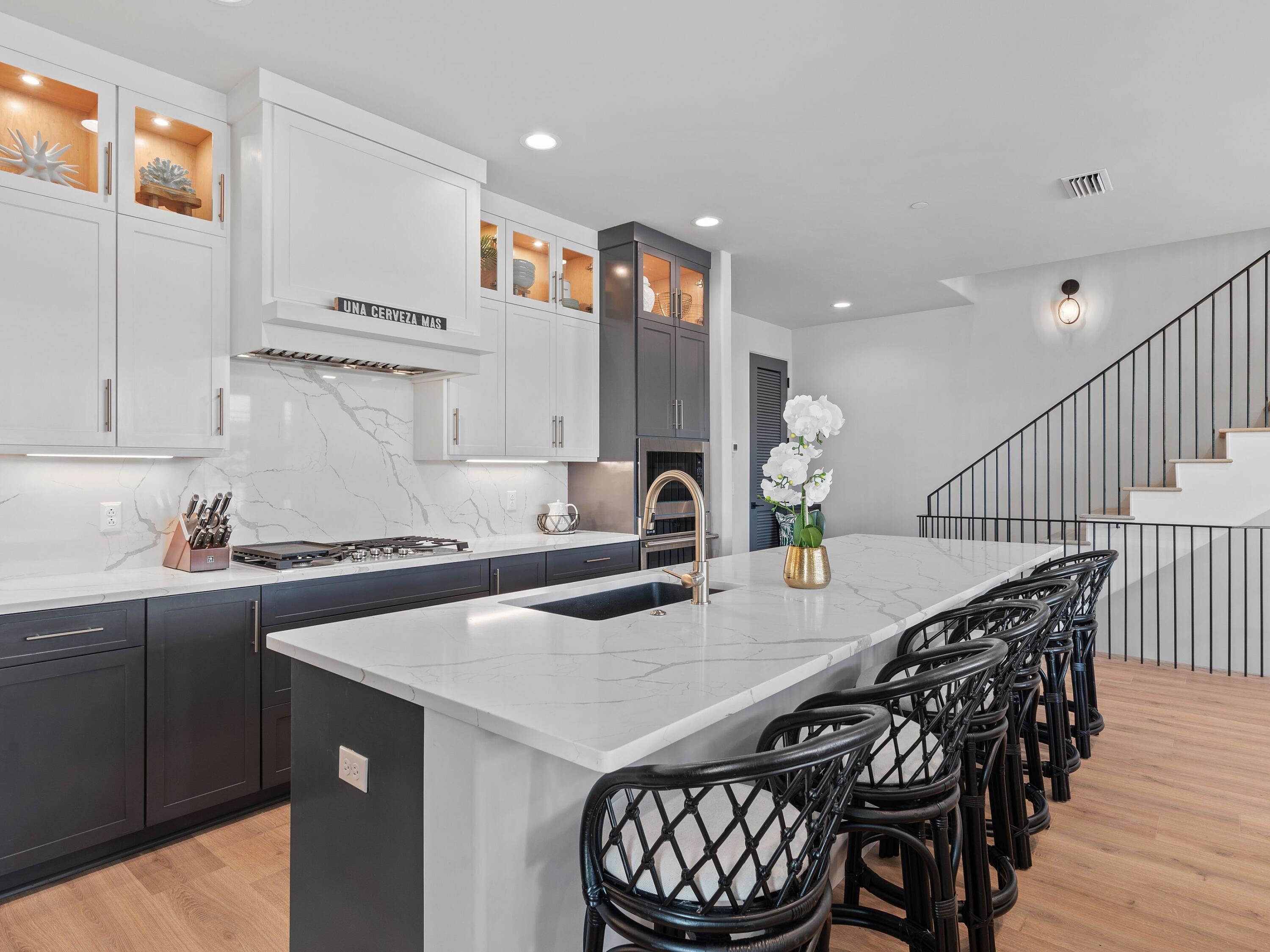 DeLuna Place Townhomes - Residential