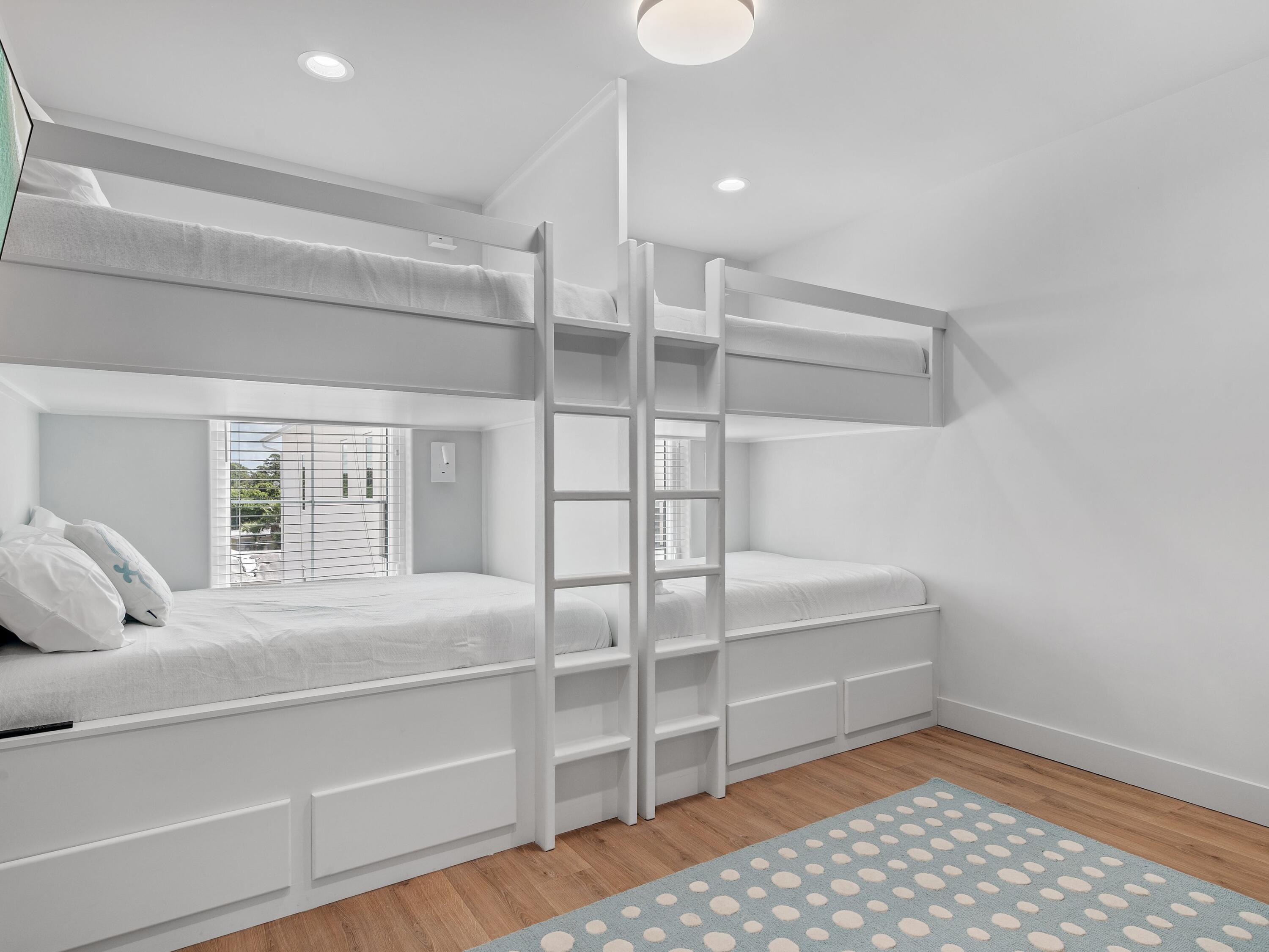 DeLuna Place Townhomes - Residential